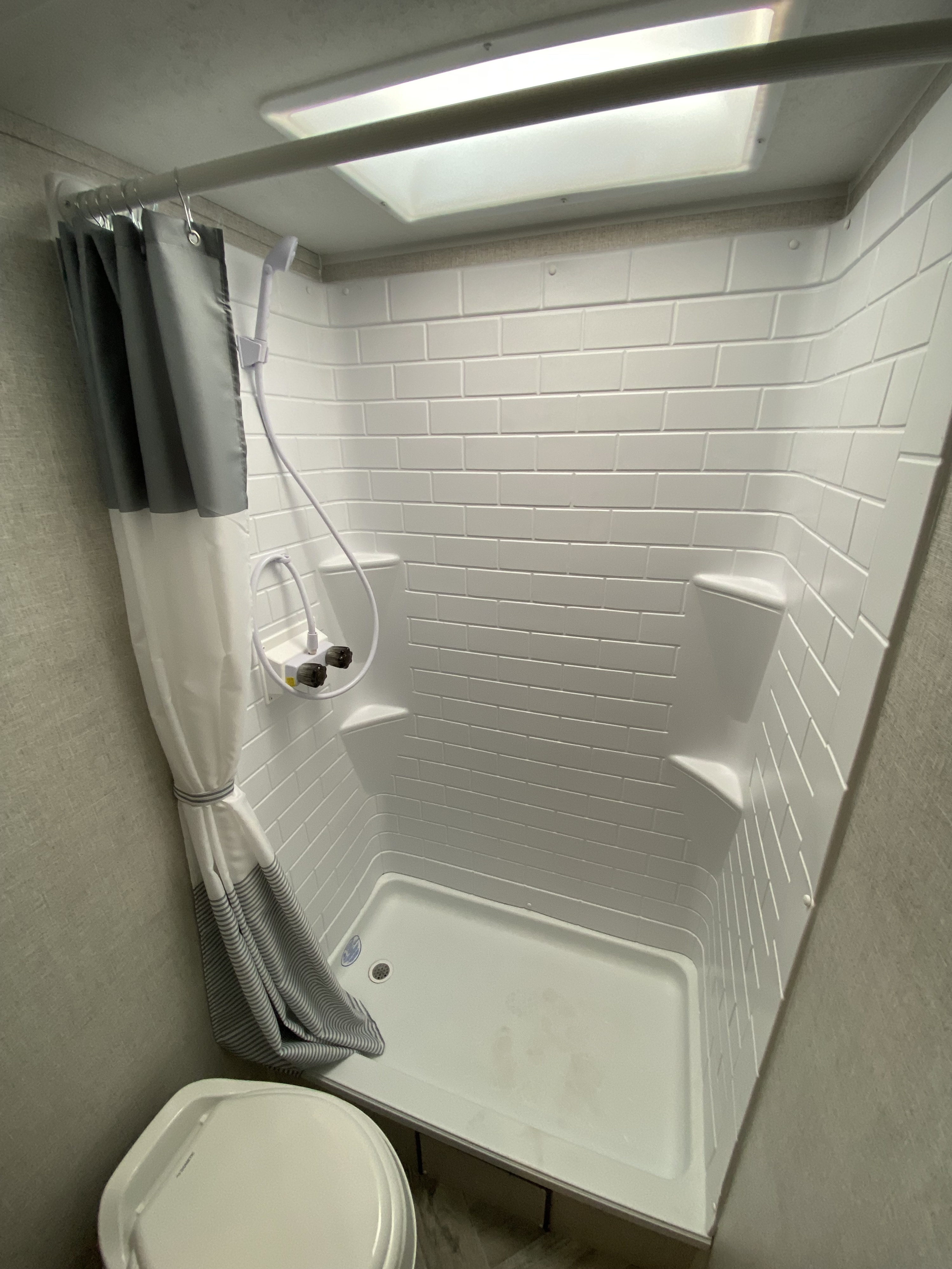 Travel trailer RV Rental 