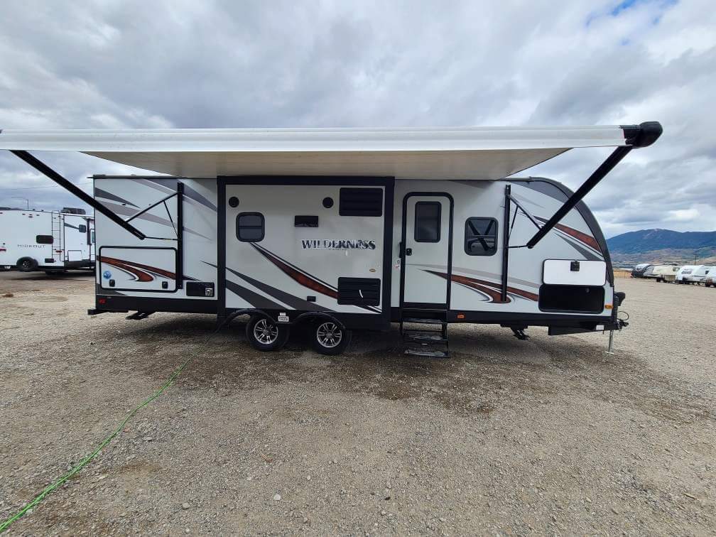 Laura's Lodging To Go        2018 Heartland RVs Wilderness 1/2 Ton Towable