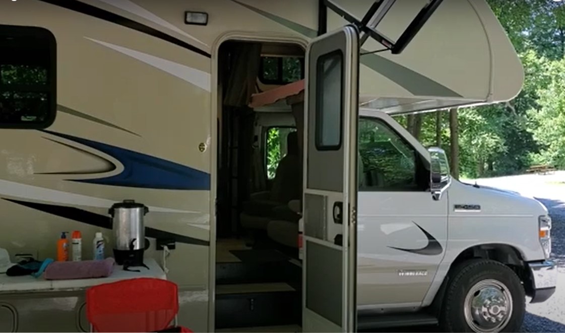 Ultimate Adventure Rig! 2020 Winnebago Minnie Winnie 31K