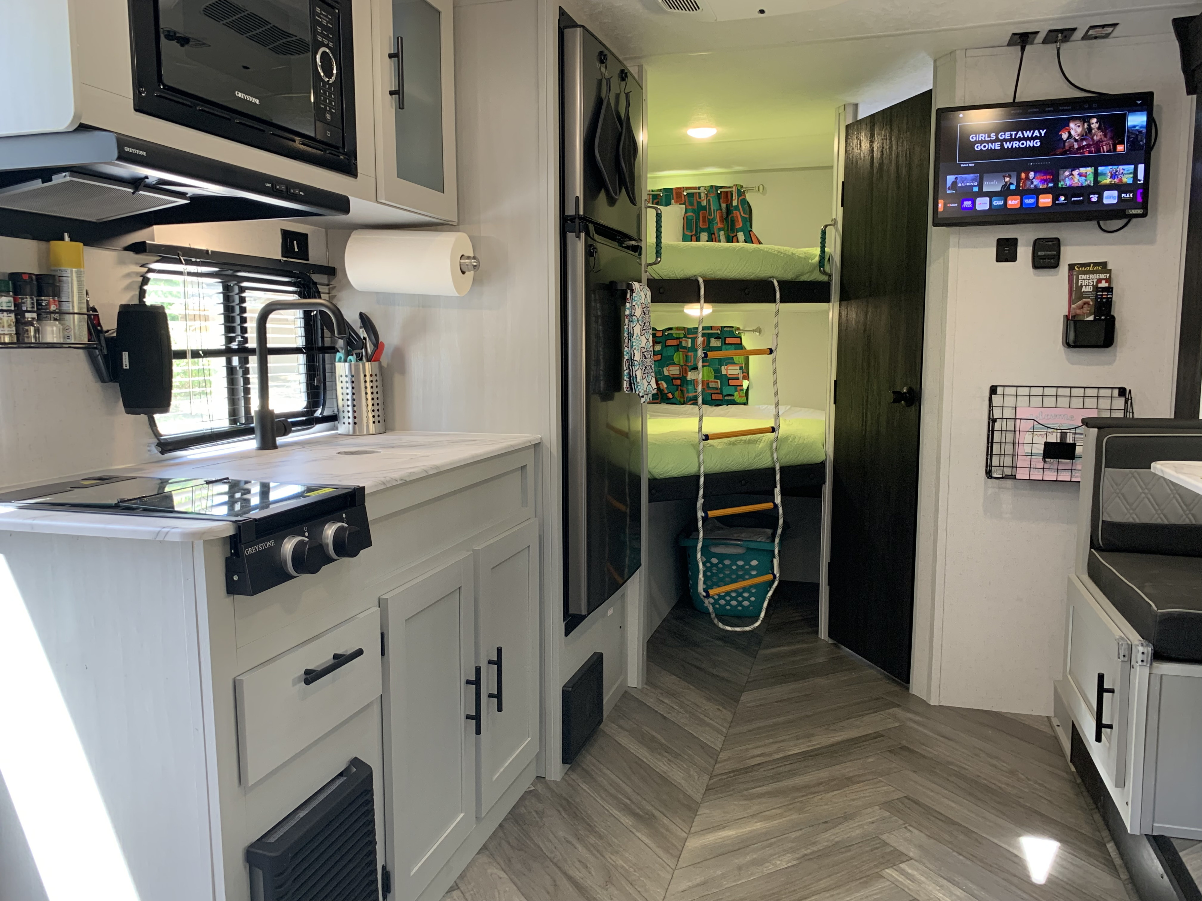 Travel trailer RV Rental 