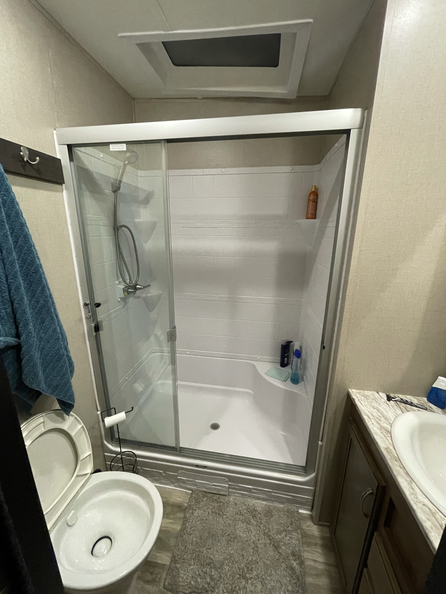 Fifth-wheel RV Rental 