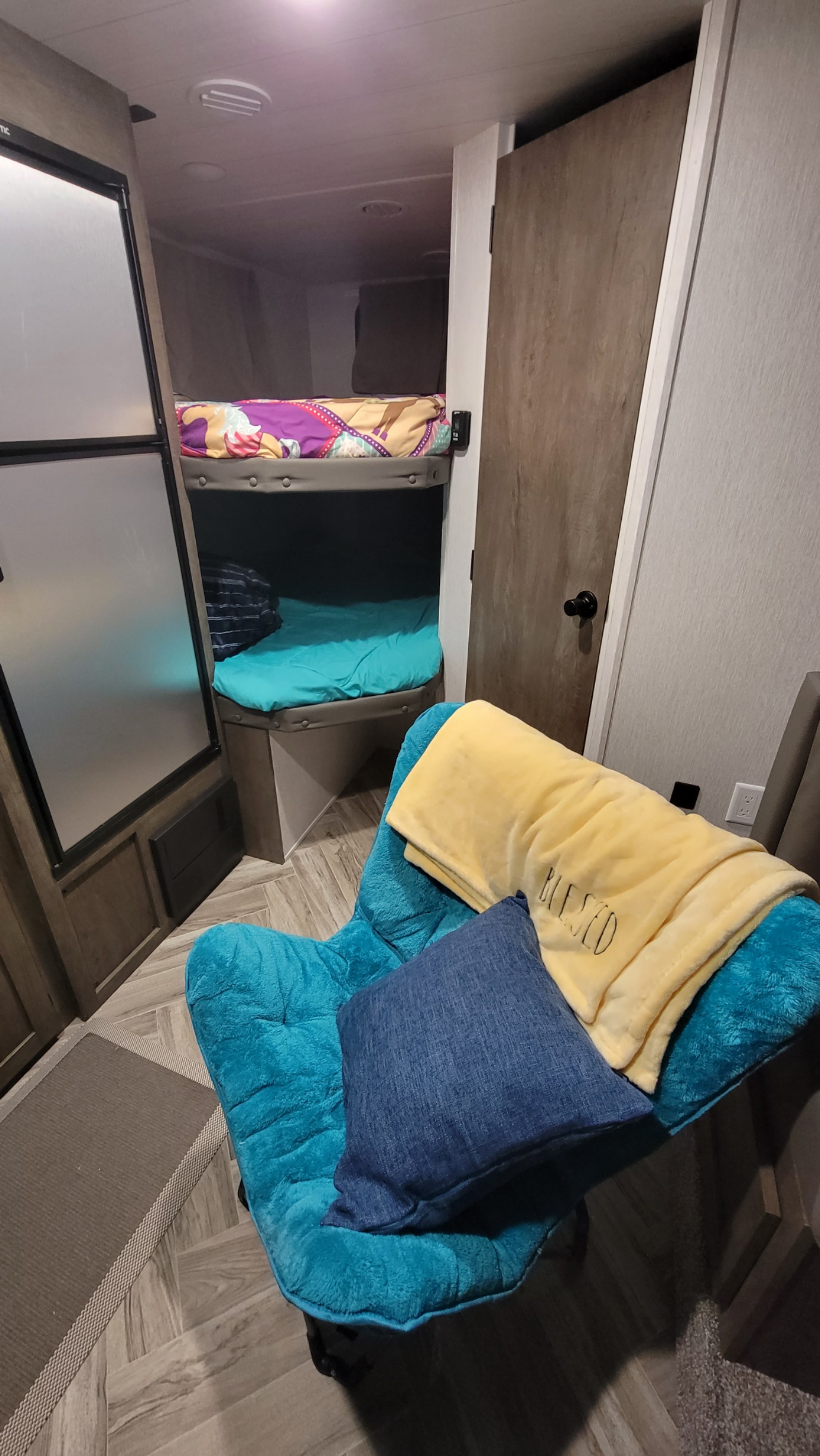 Don't worry! We are providing a ladder for that top one as well!. Forest River Salem Cruise Lite 2022