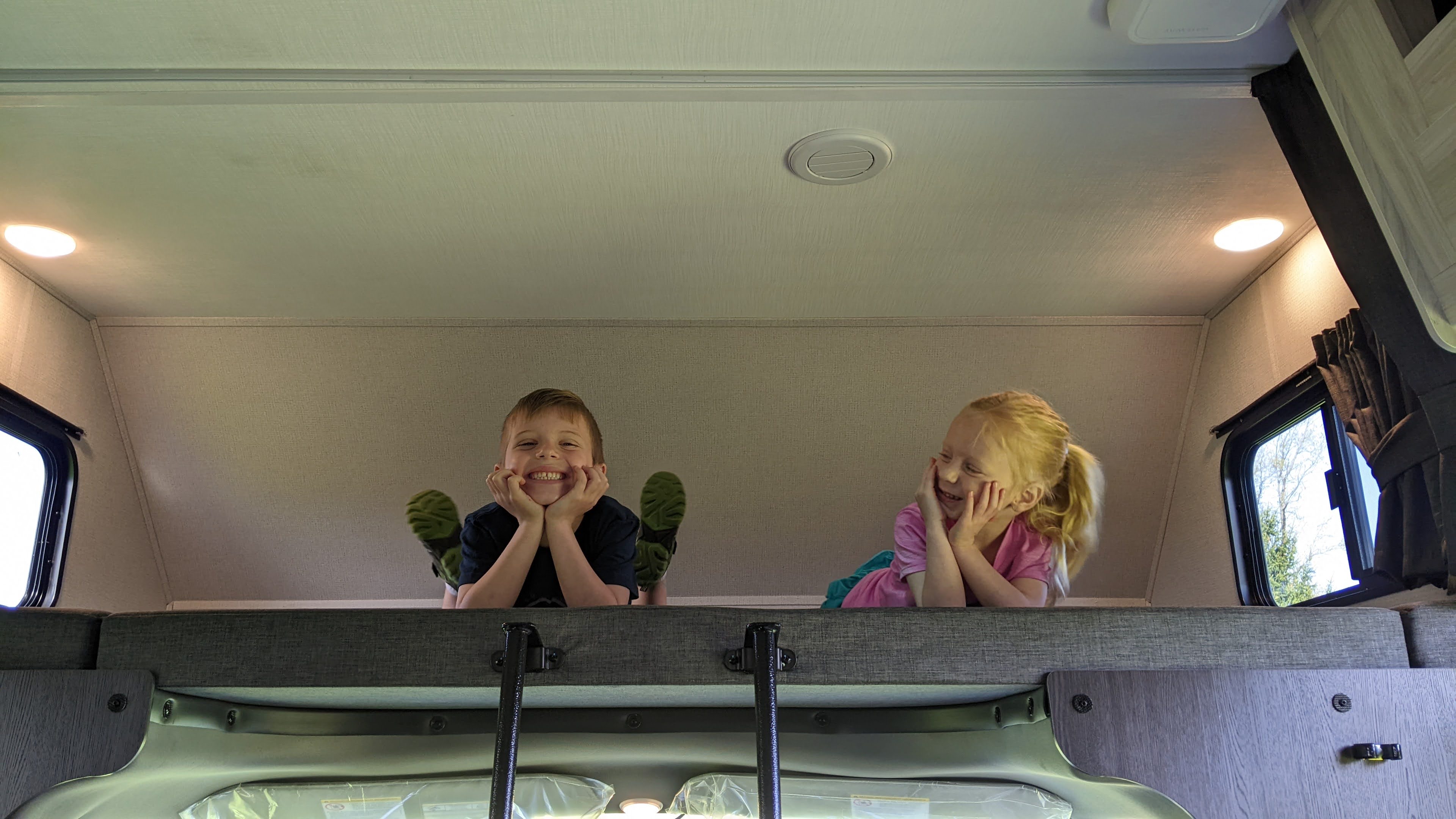 Perfect for kids or adults - weight capacity is 440 lbs. Forest River Sunseeker 3010DS 2022