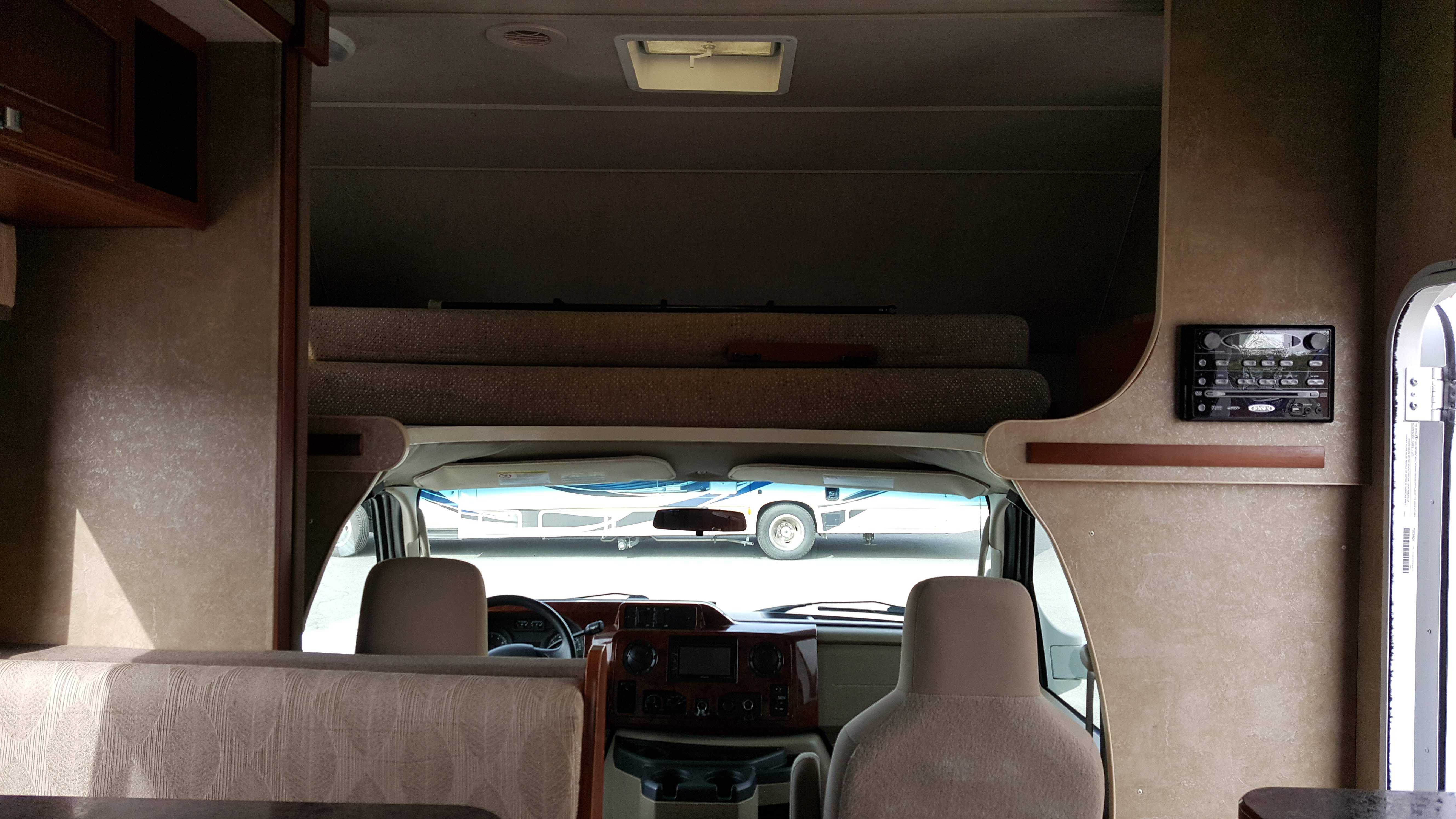 Winnebago Chalet 2014