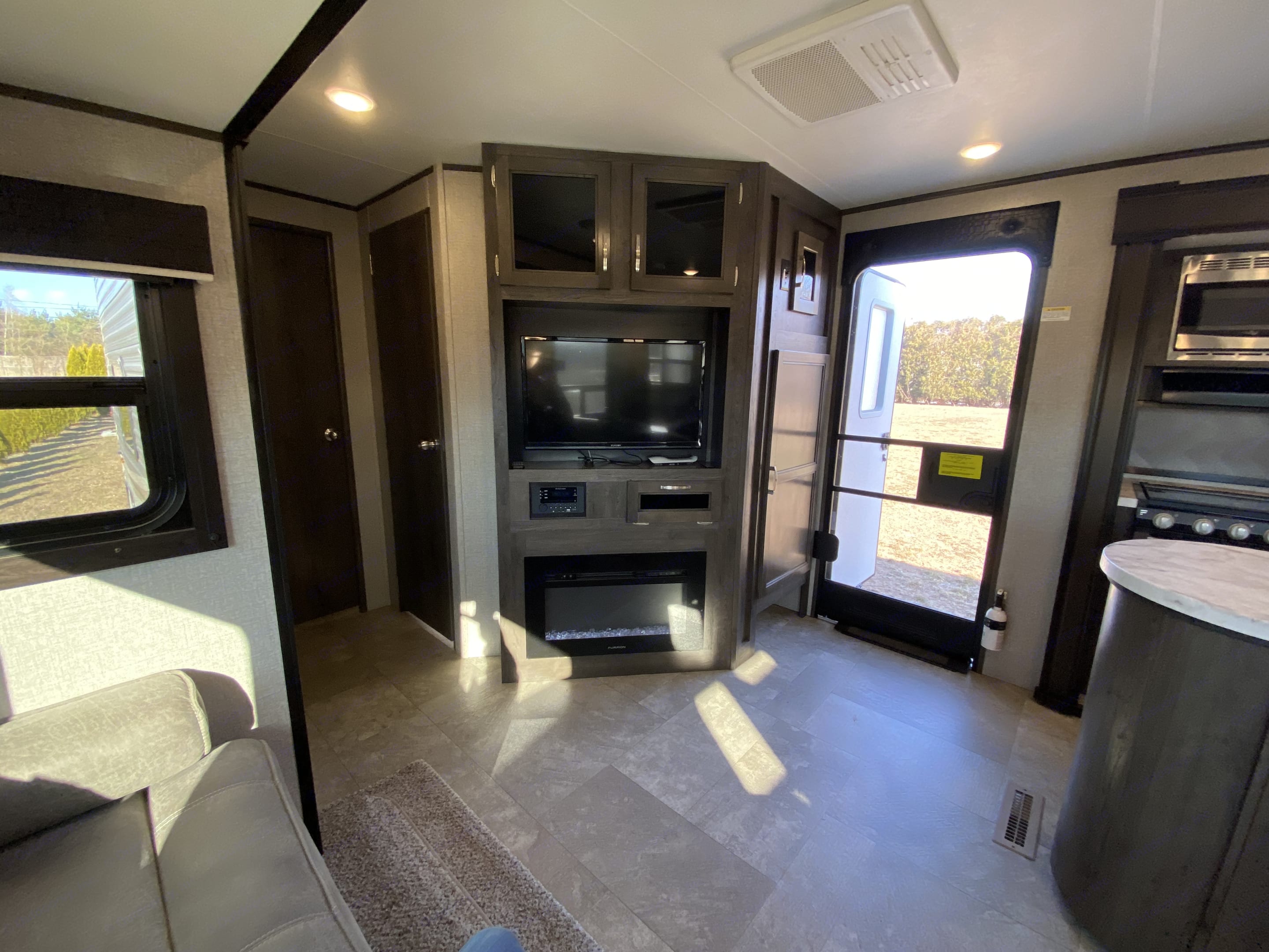 Travel trailer RV Rental 