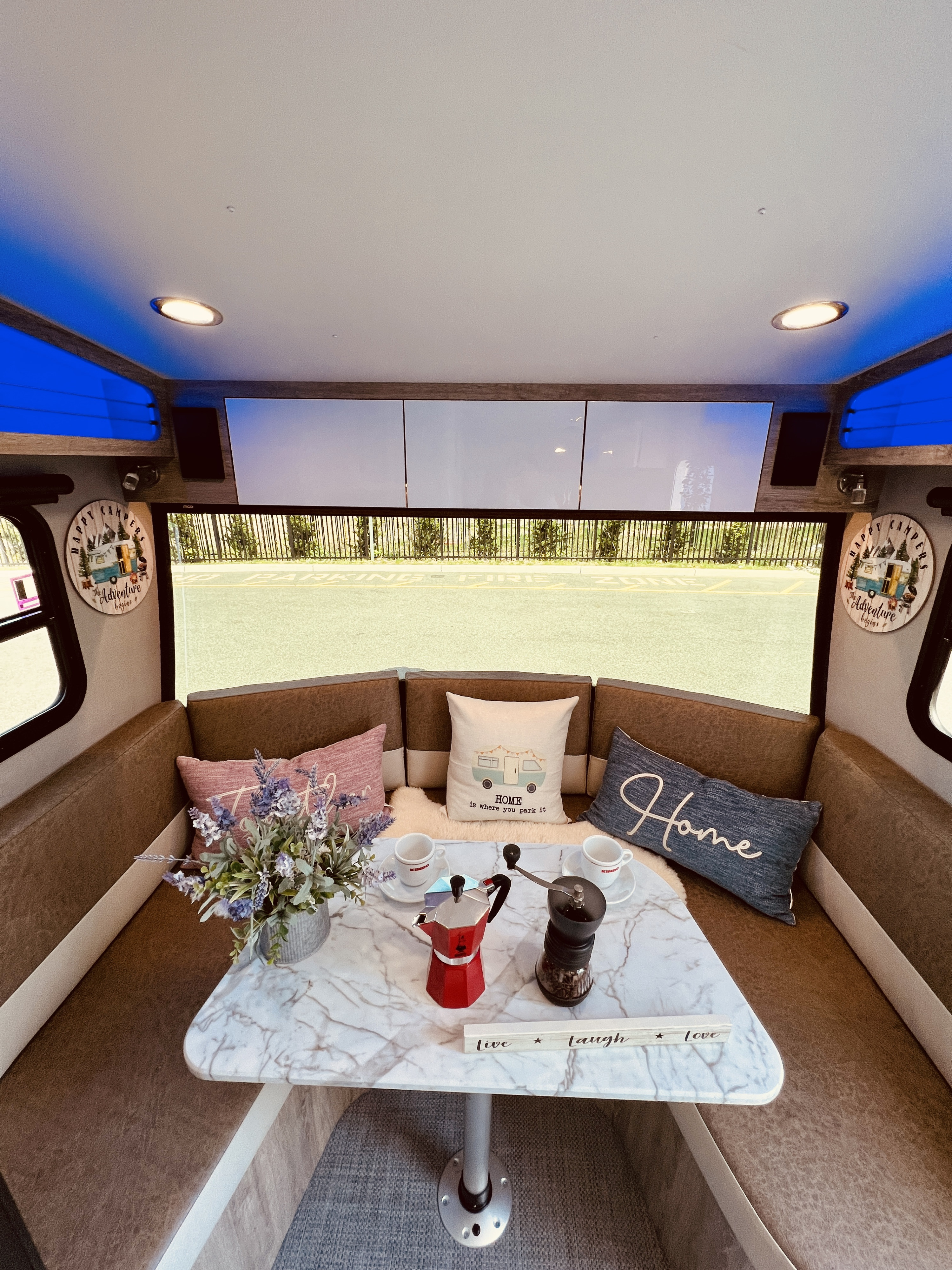 Travel trailer RV Rental 