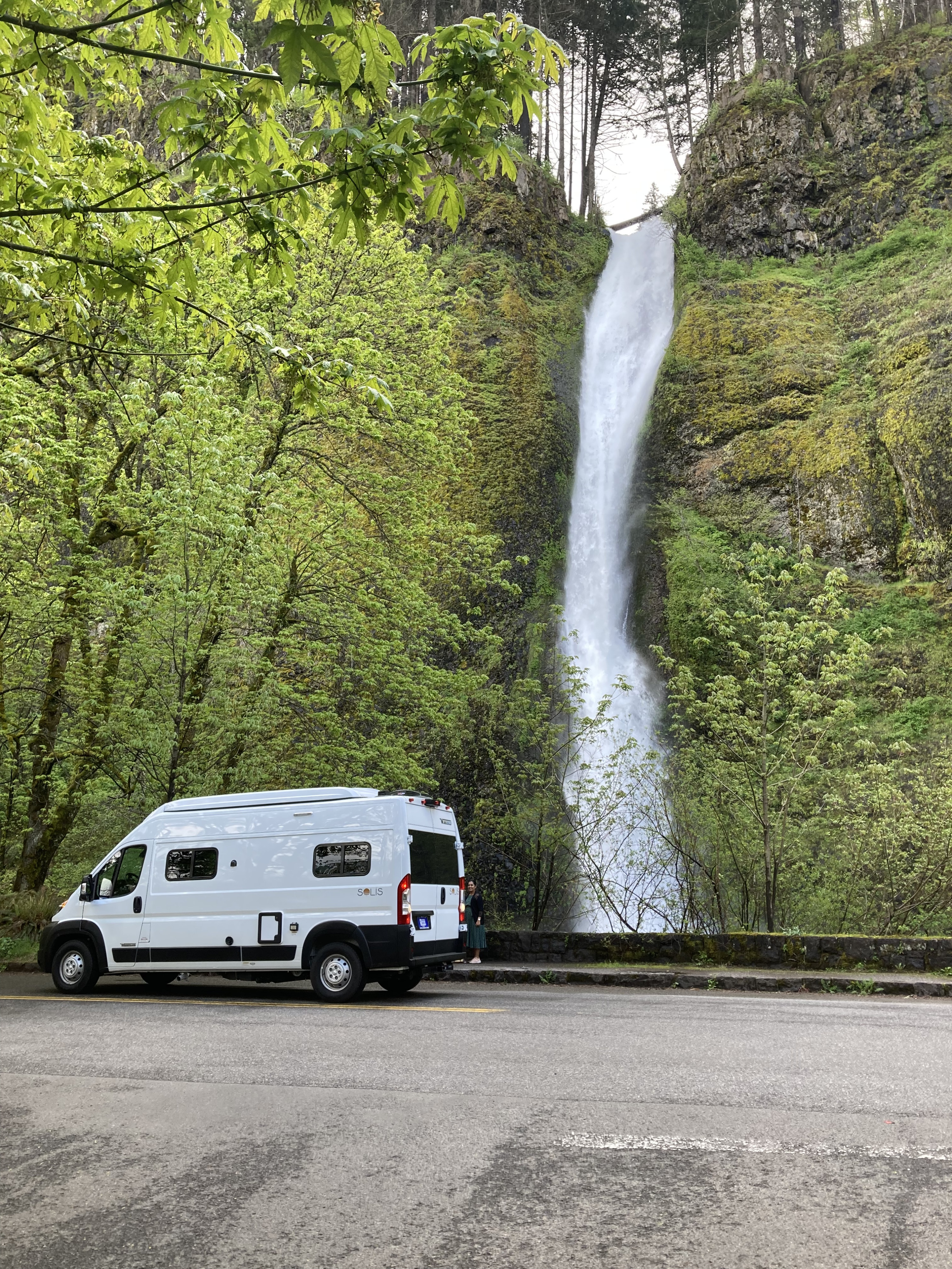 2022 Winnebago Solis, Sleeps and seats 4 adults comfortably, dog friendly
