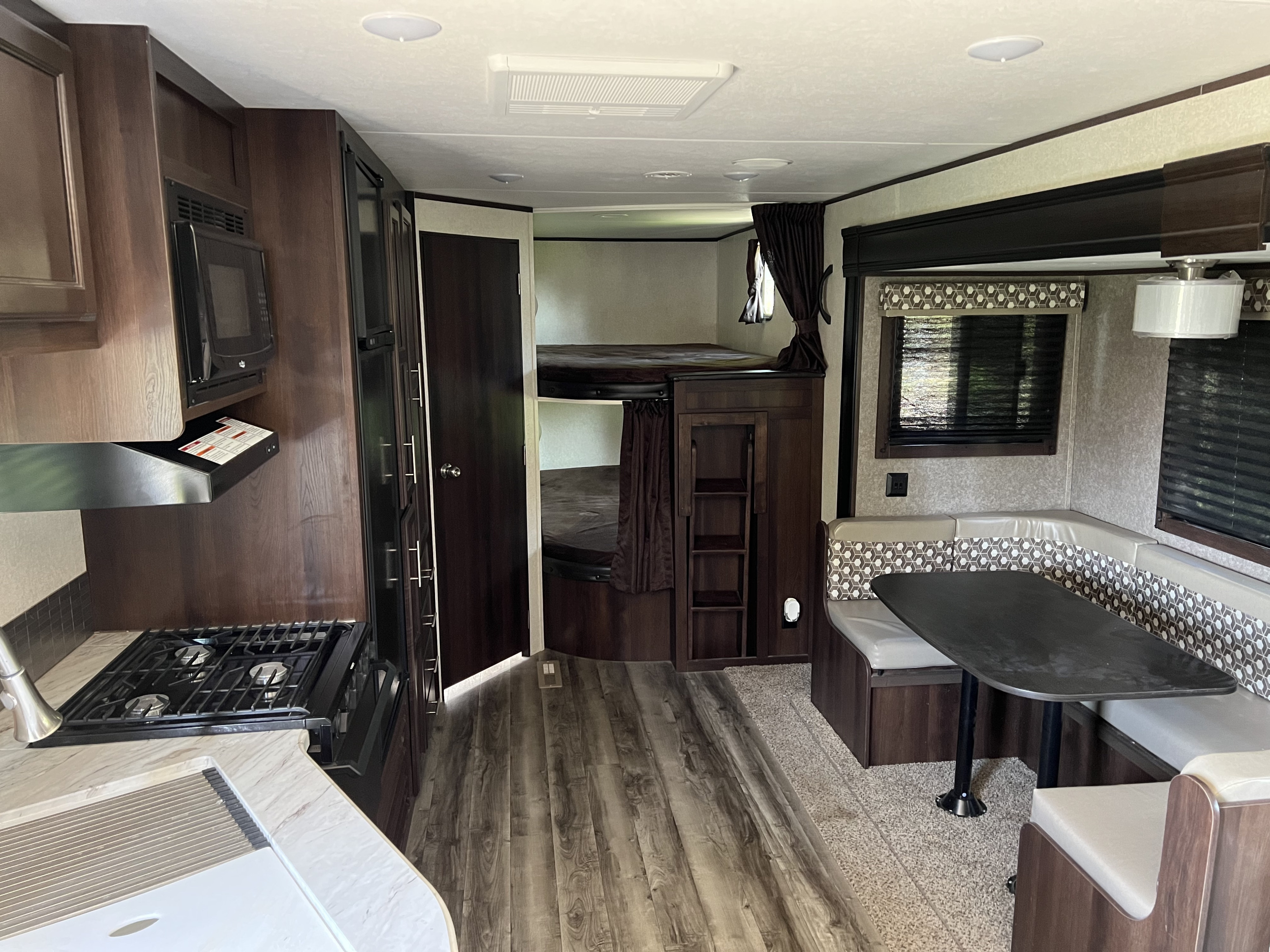 Travel trailer RV Rental 
