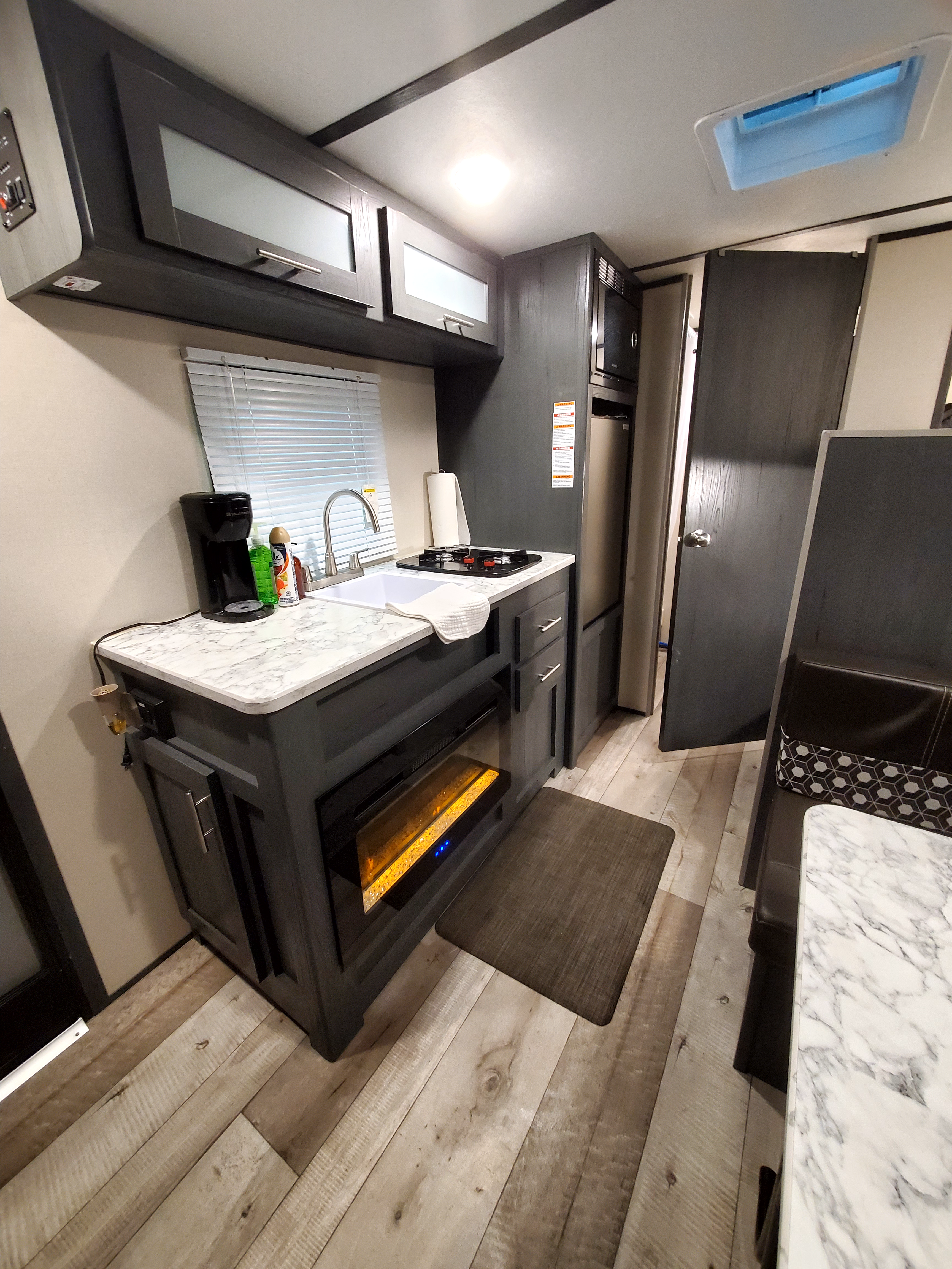 Travel trailer RV Rental 