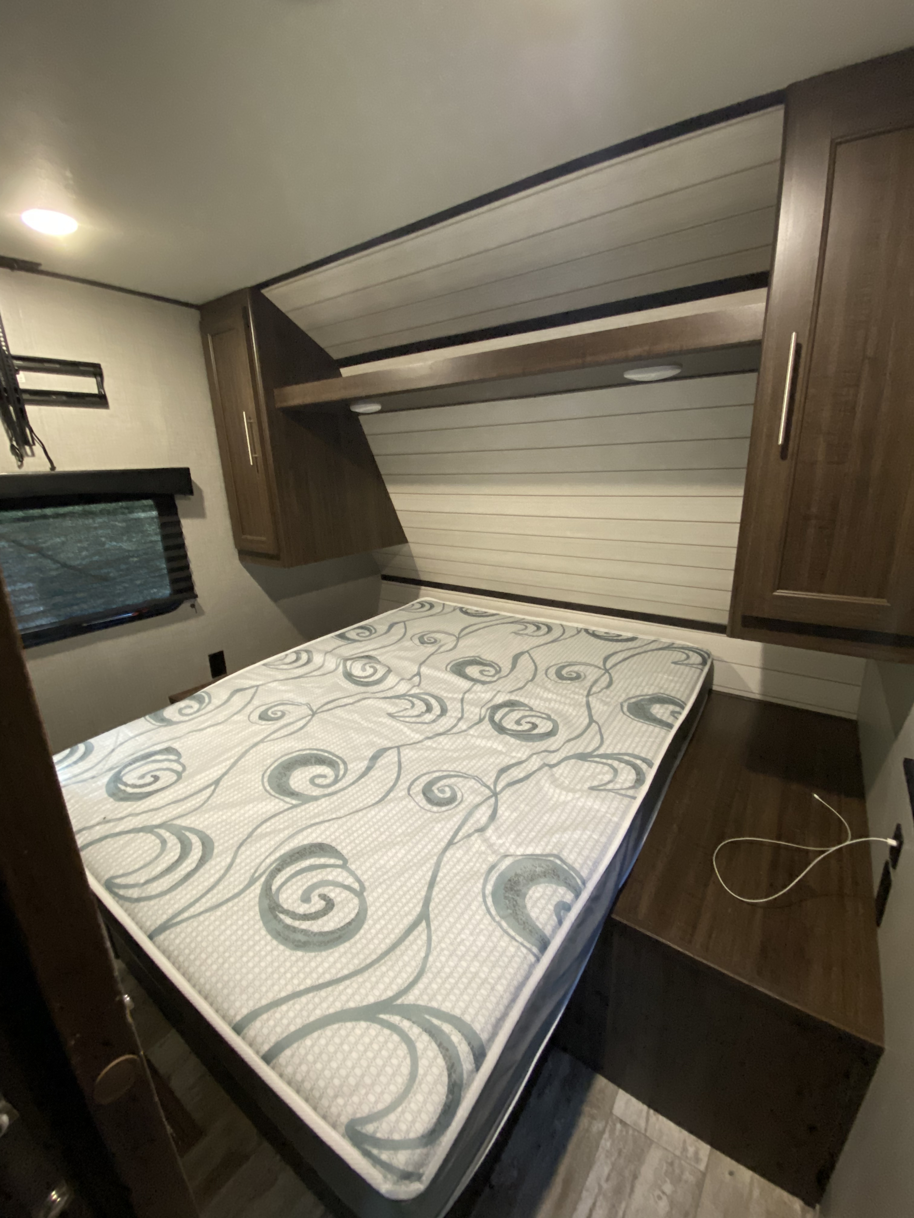 Master bedroom with Queen bed. . Crossroads RV Zinger 2020