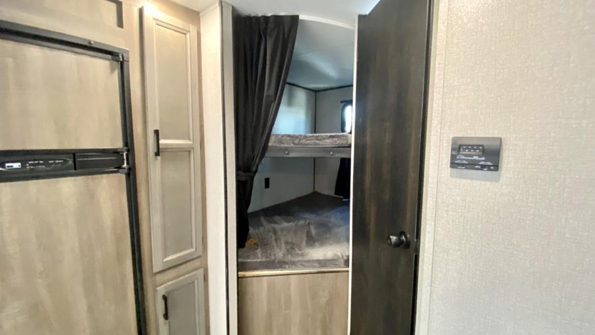 usb chargers on both levels. Starcraft Autumn Ridge 2022