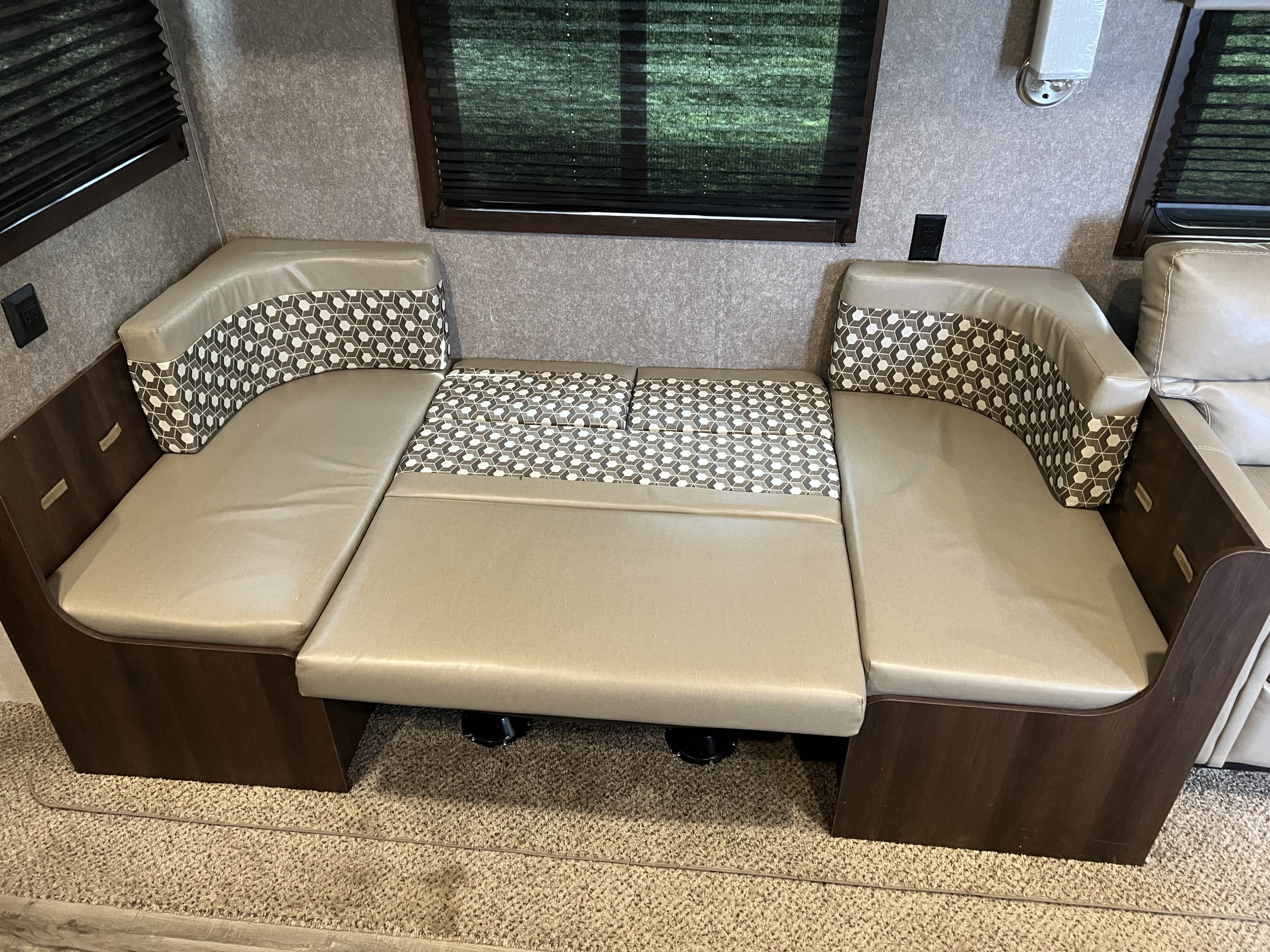 Travel trailer RV Rental 
