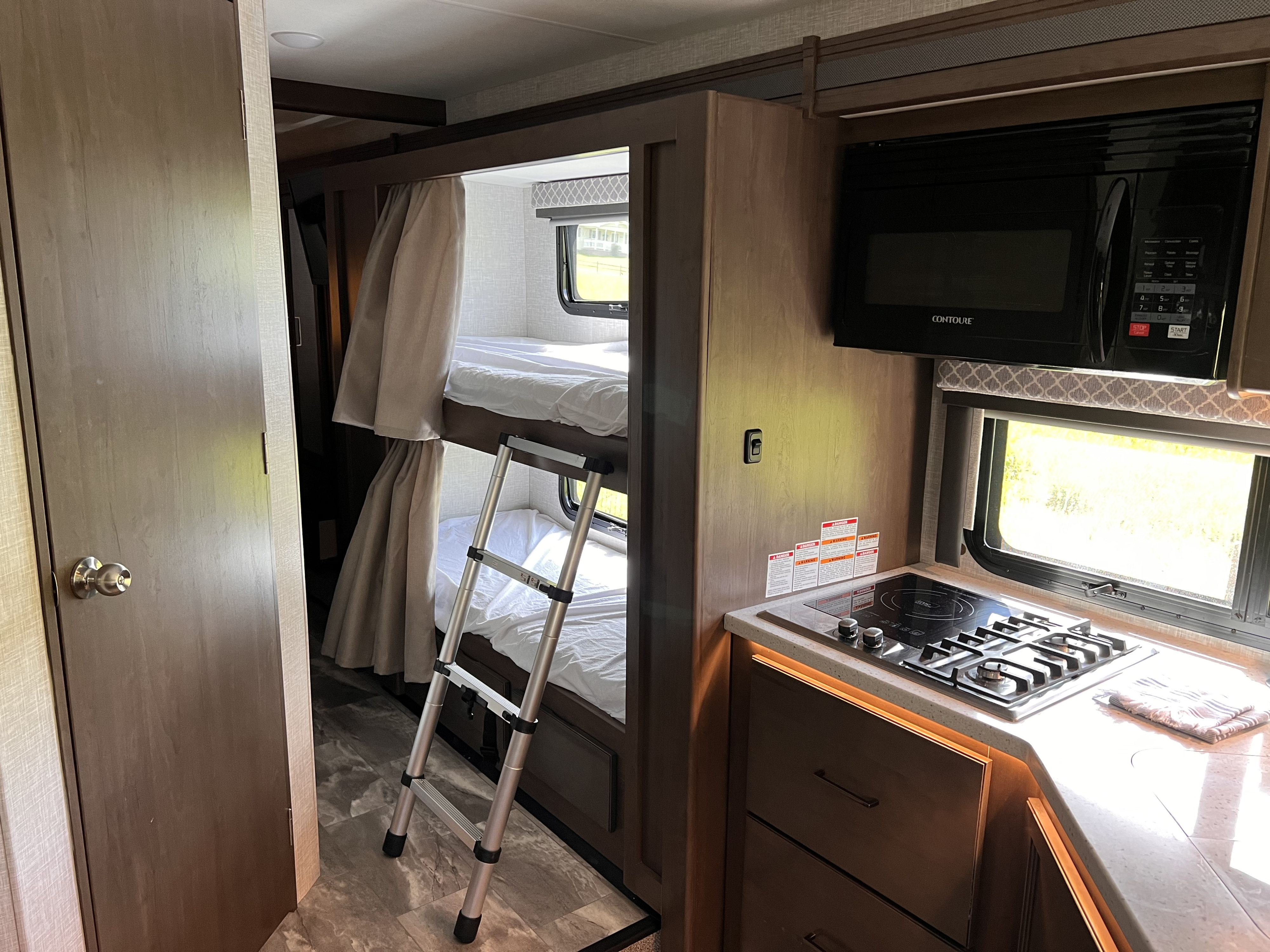 Thor Quantum 31LF 2022