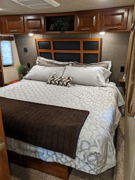 Toy hauler RV Rental 