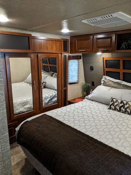 Toy hauler RV Rental 