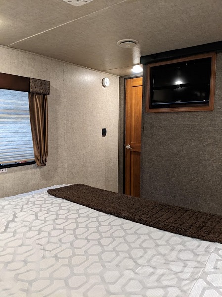 Toy hauler RV Rental 