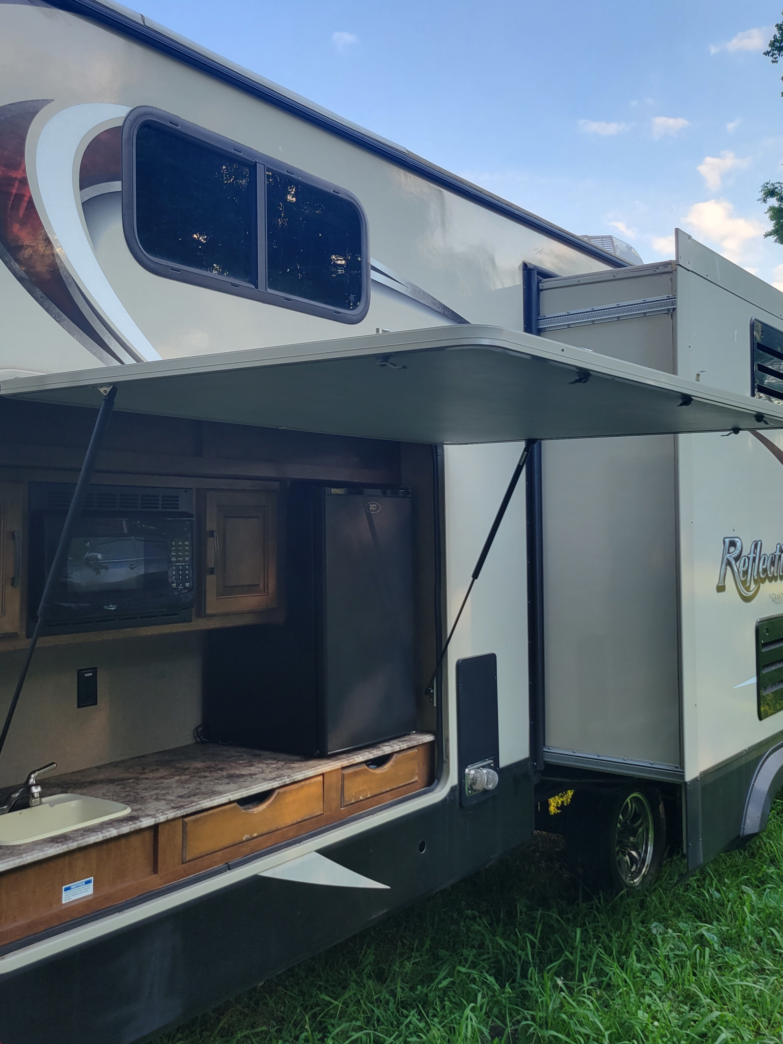 Travel trailer RV Rental 