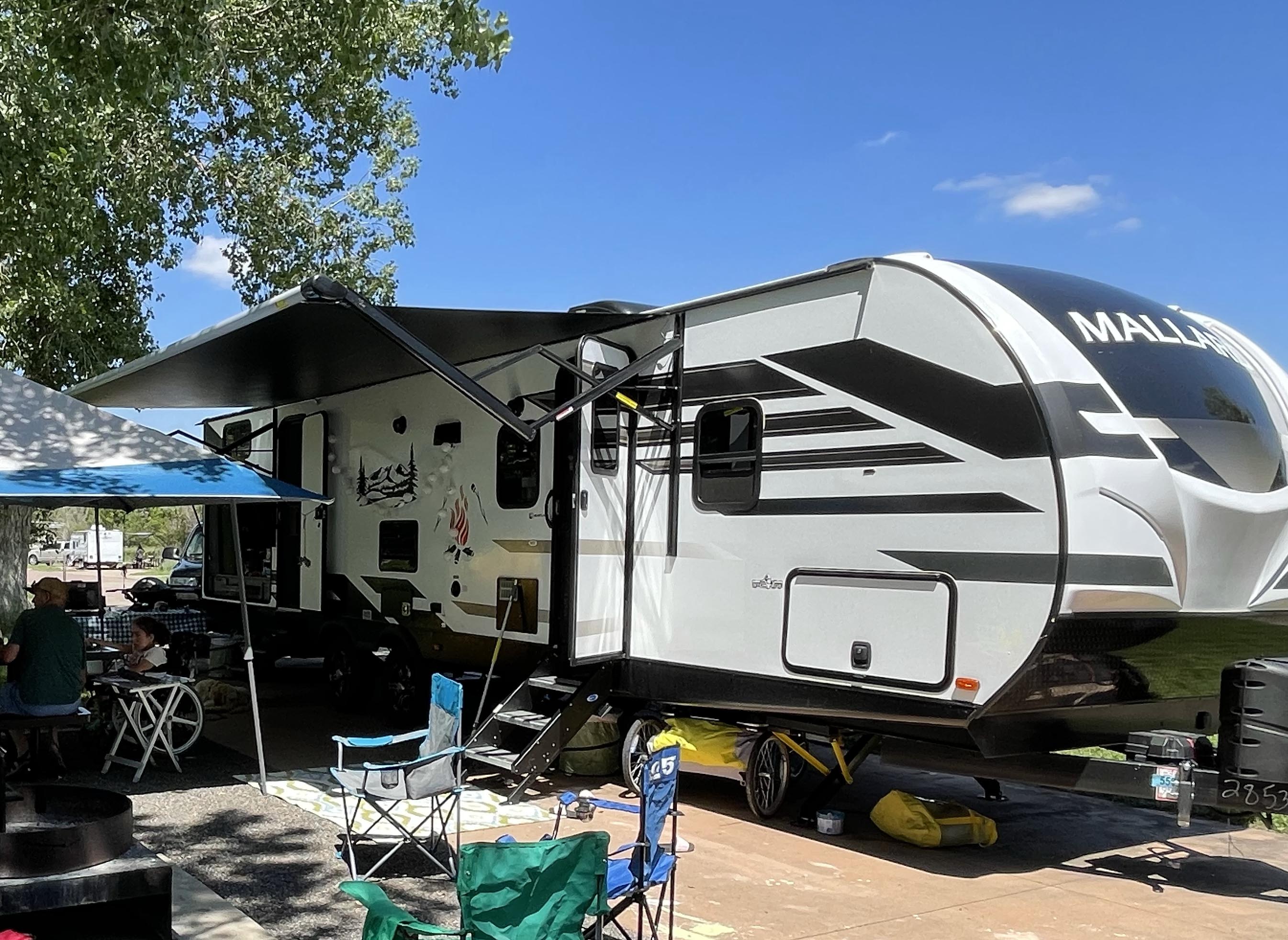 Camp in style: "The Duck"- w/Bunkhouse & Outdoor Party Center