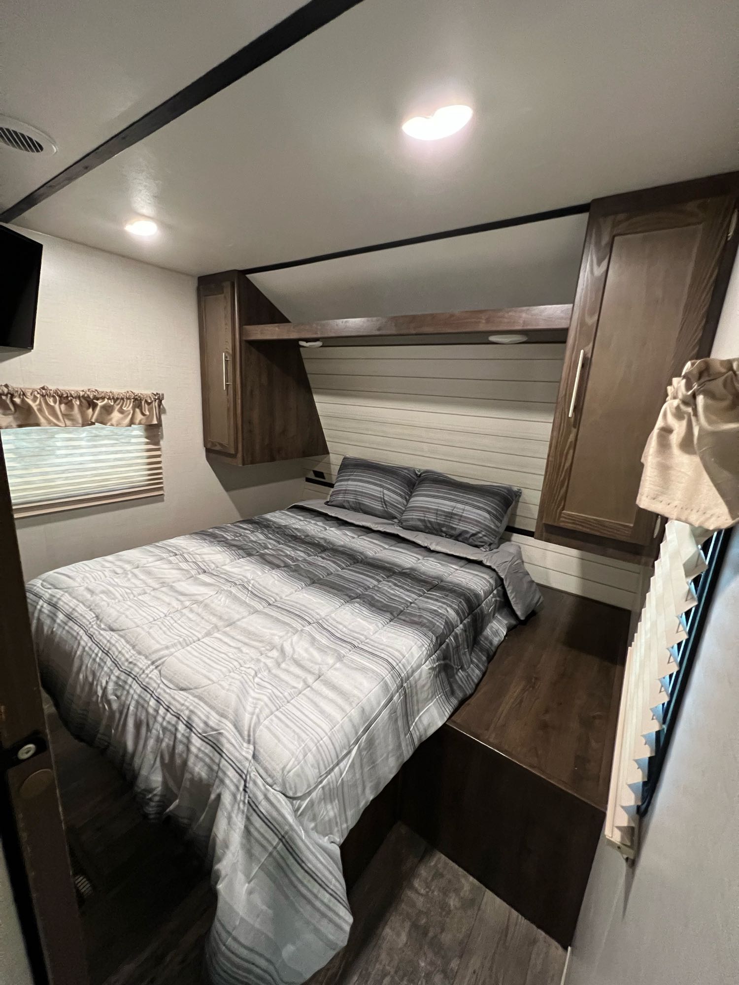 Travel trailer RV Rental 