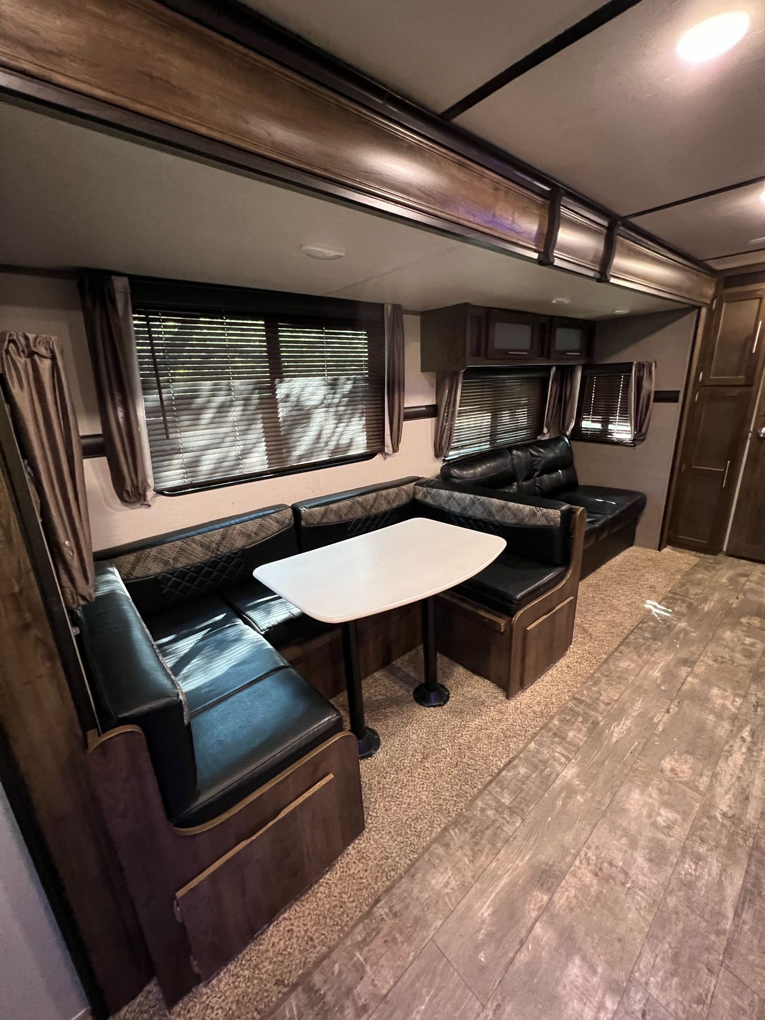 Travel trailer RV Rental 