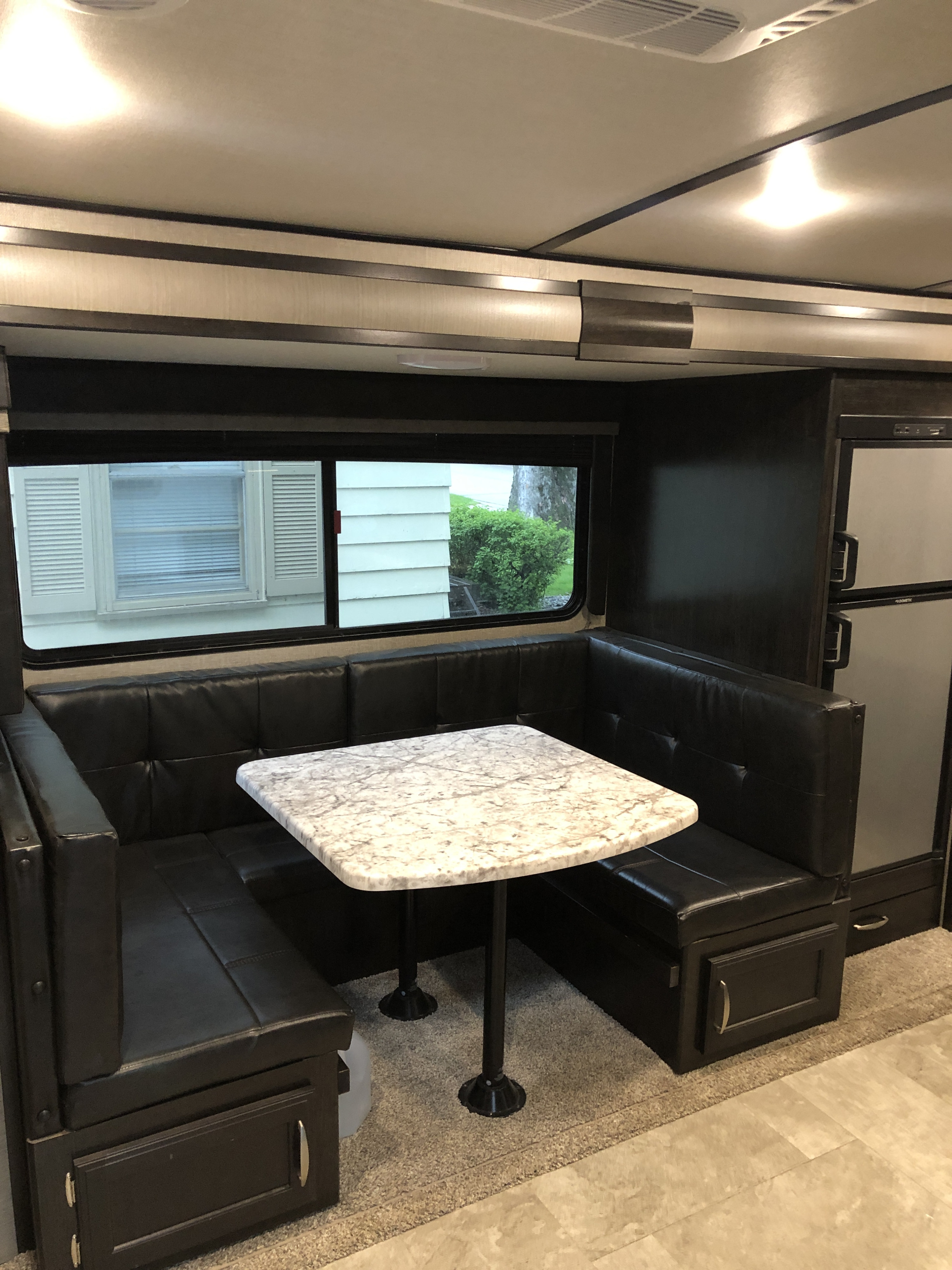 Travel trailer RV Rental 