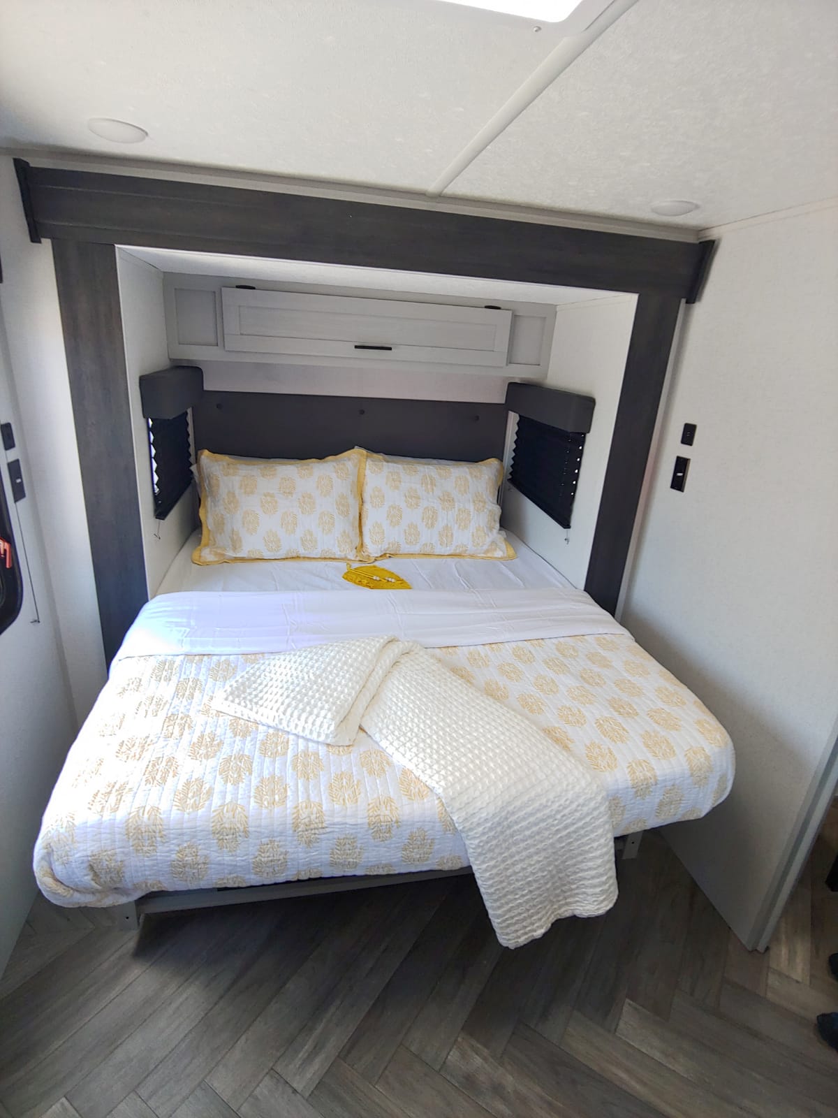 RV Queen bed with under bed storage. Forest River Salem FSX 2022