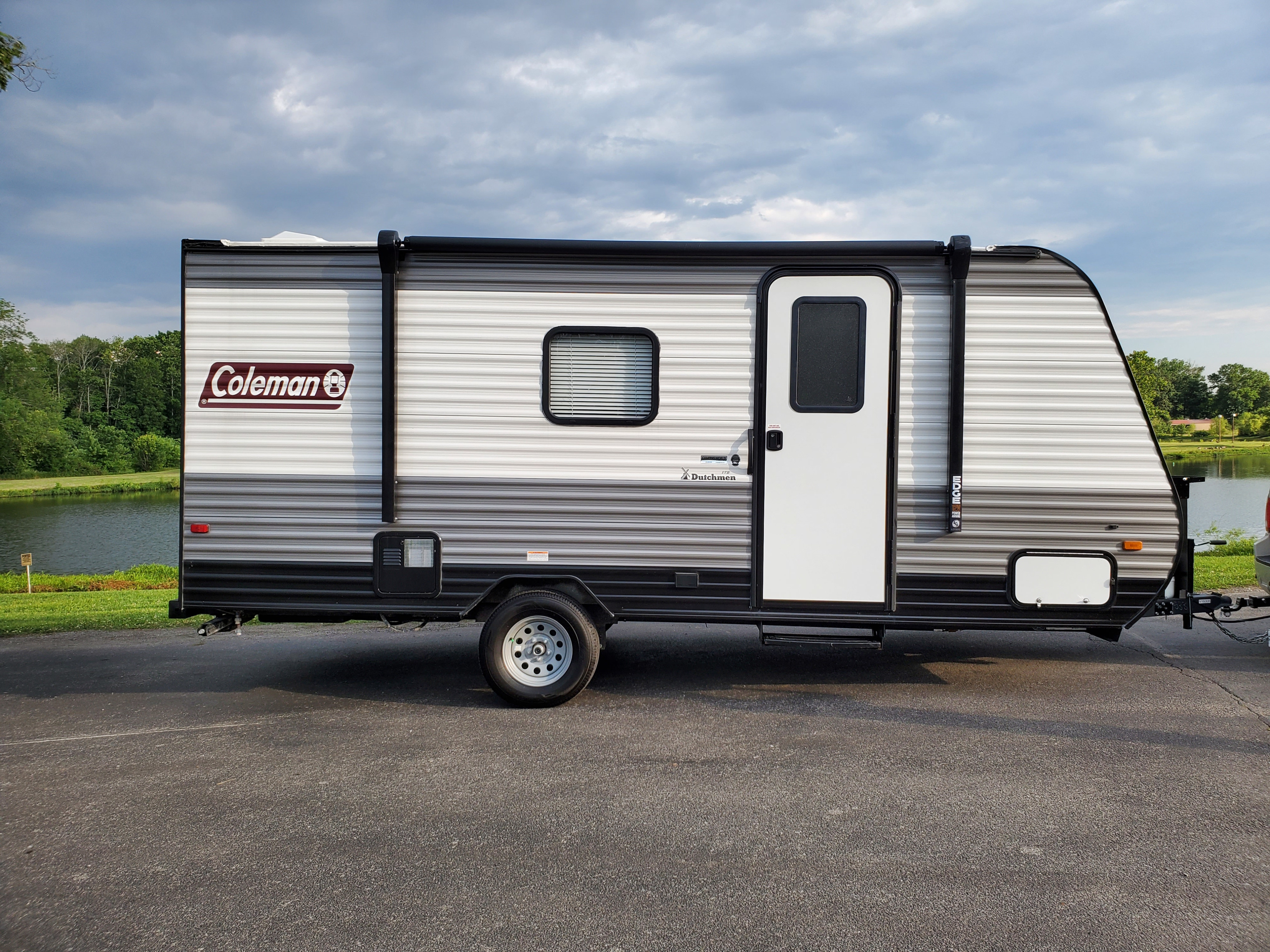 2022 Coleman LANTERN LT 17B