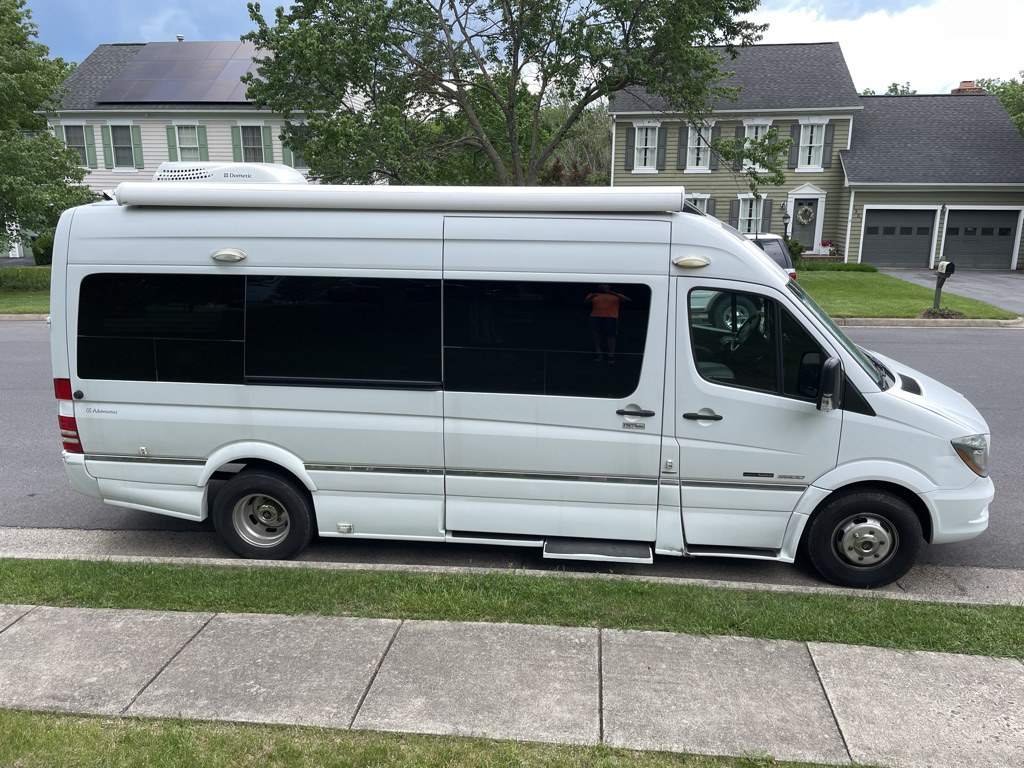 2015 Roadtrek Adventurous Class B Perfect for a small family