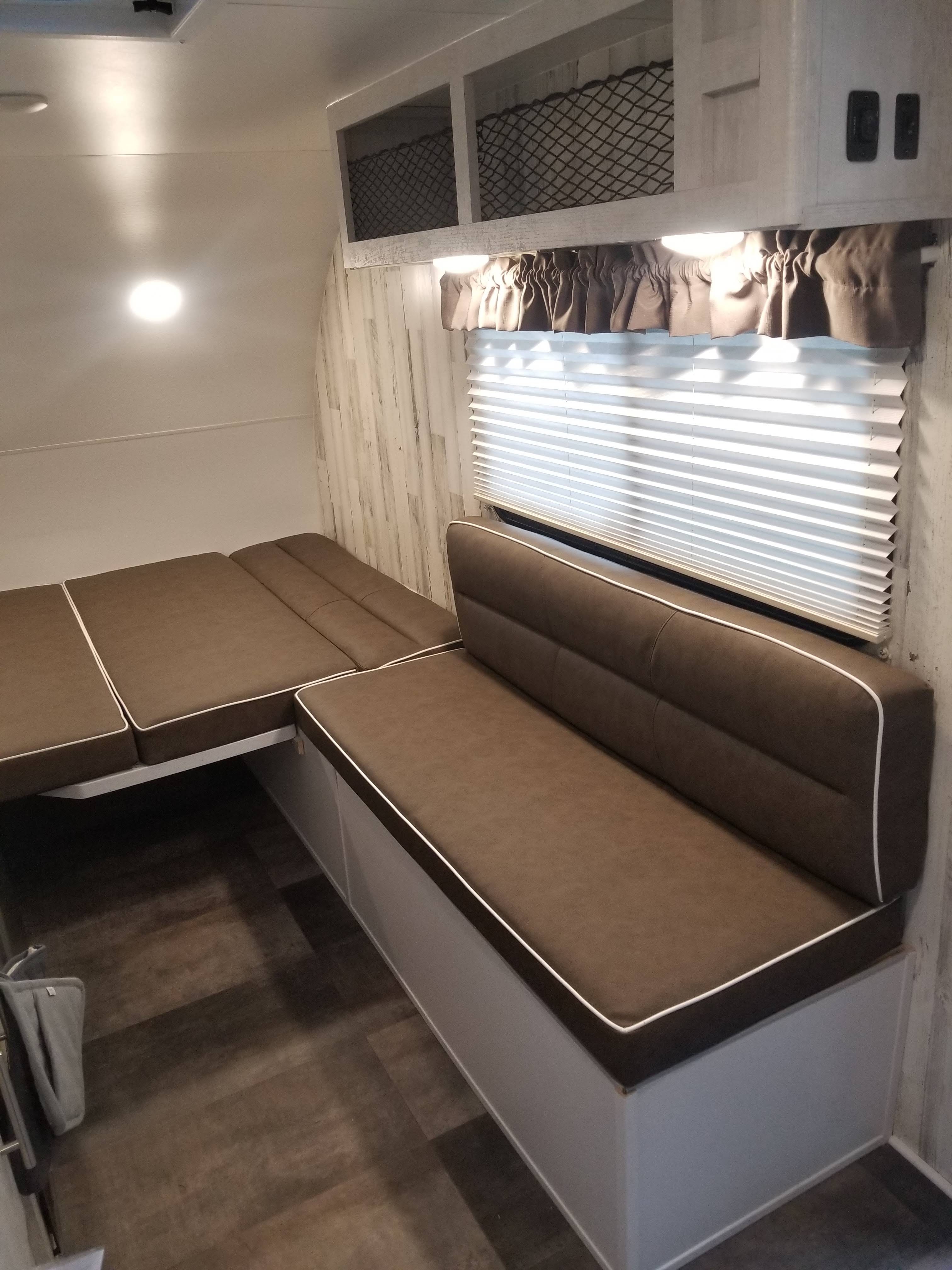 Travel trailer RV Rental 