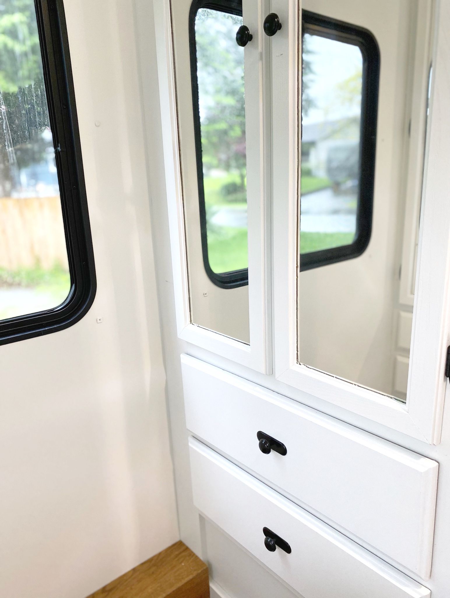 Wardrobe in the bedroom.. Georgie Boy Maverick 1997