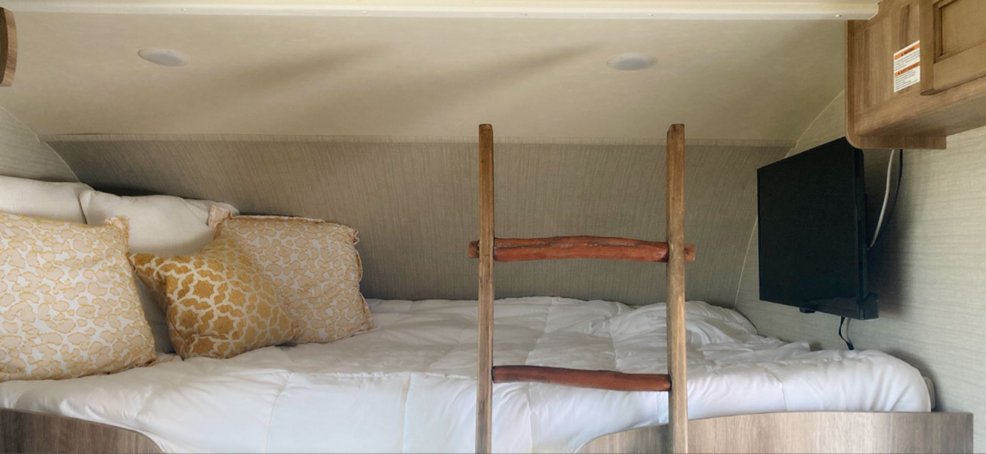 Bunk. Jayco Redhawk SE 2020