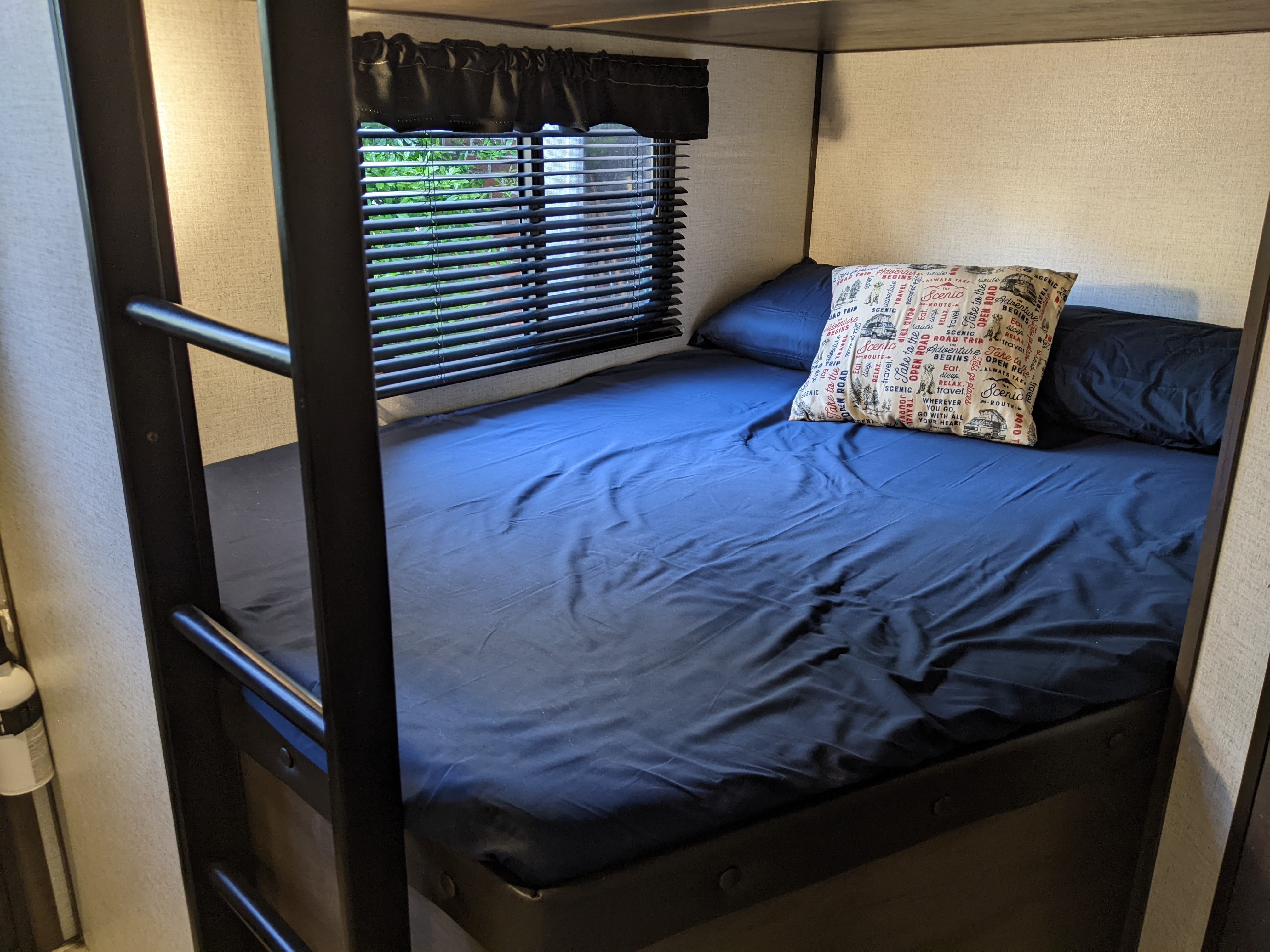 Travel trailer RV Rental 