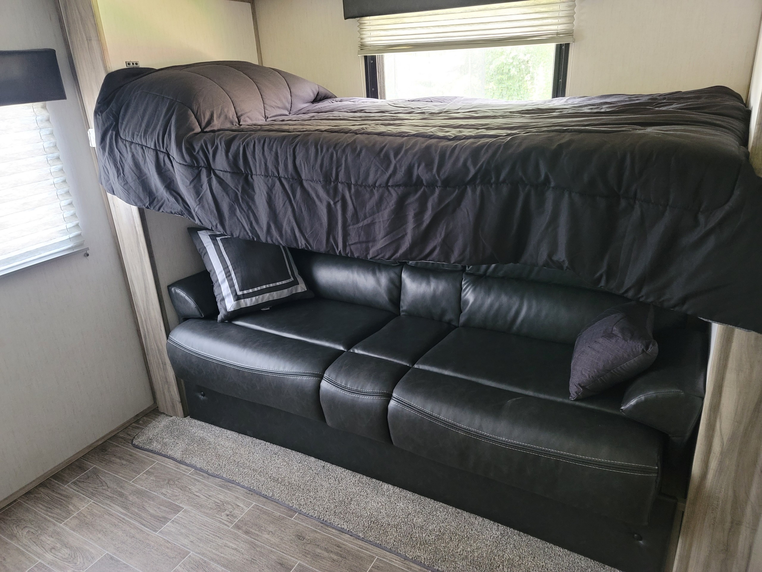 Travel trailer RV Rental 