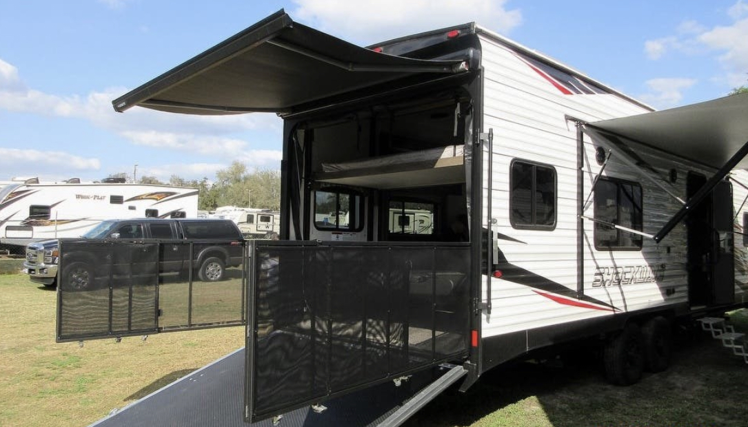 2022 ToyHauler Lux Package 4 Seater SXS friendly