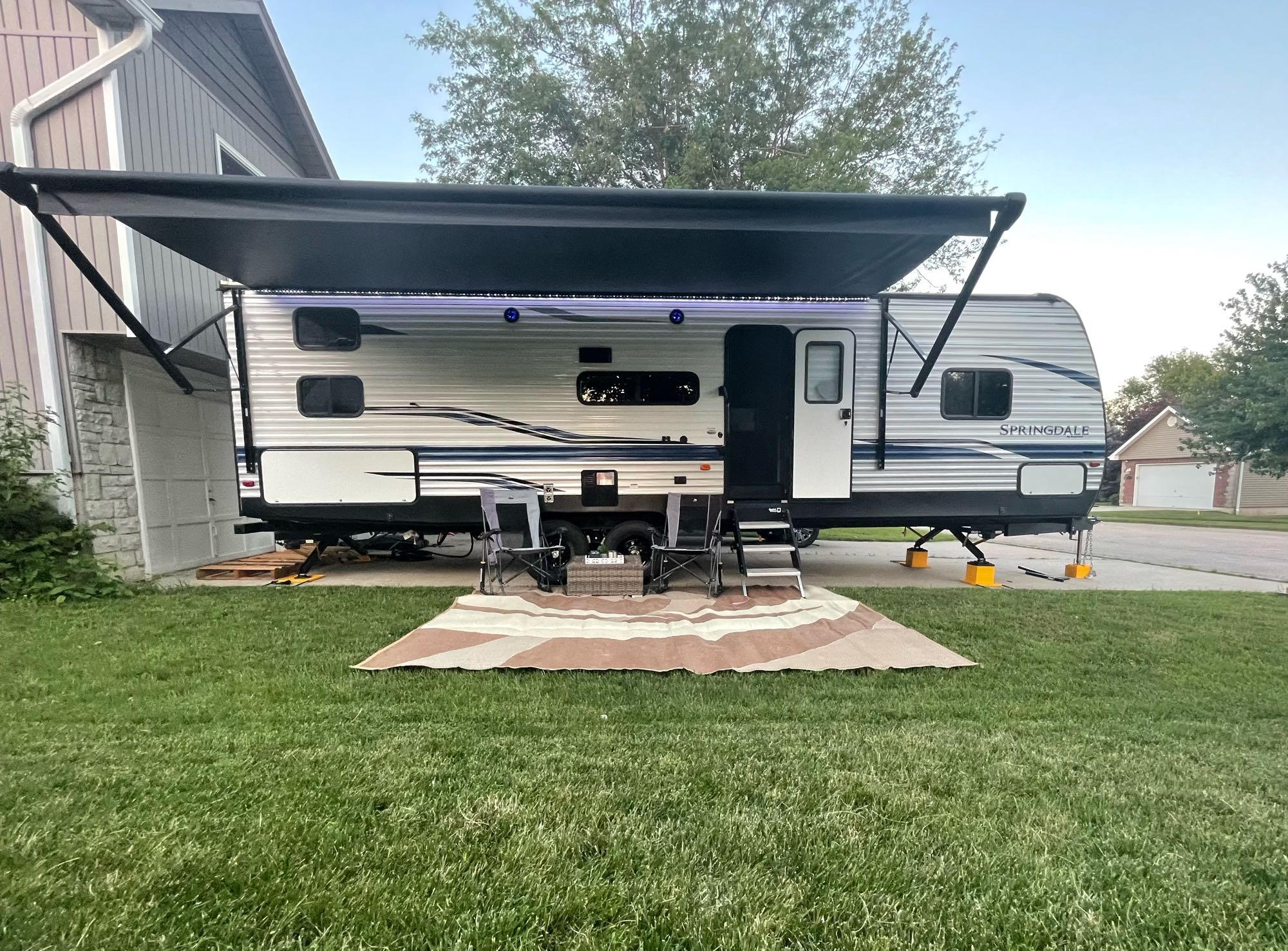 Burnin' Daylight Adventures!  // Sleeps 9 // Clean!