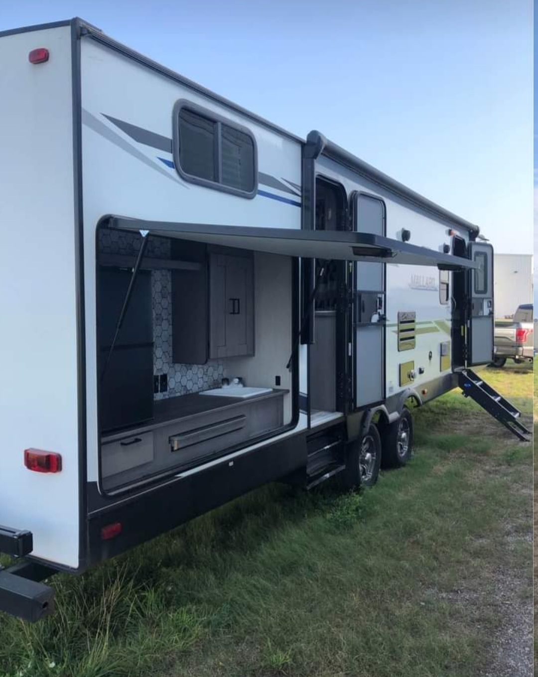 Travel trailer RV Rental 