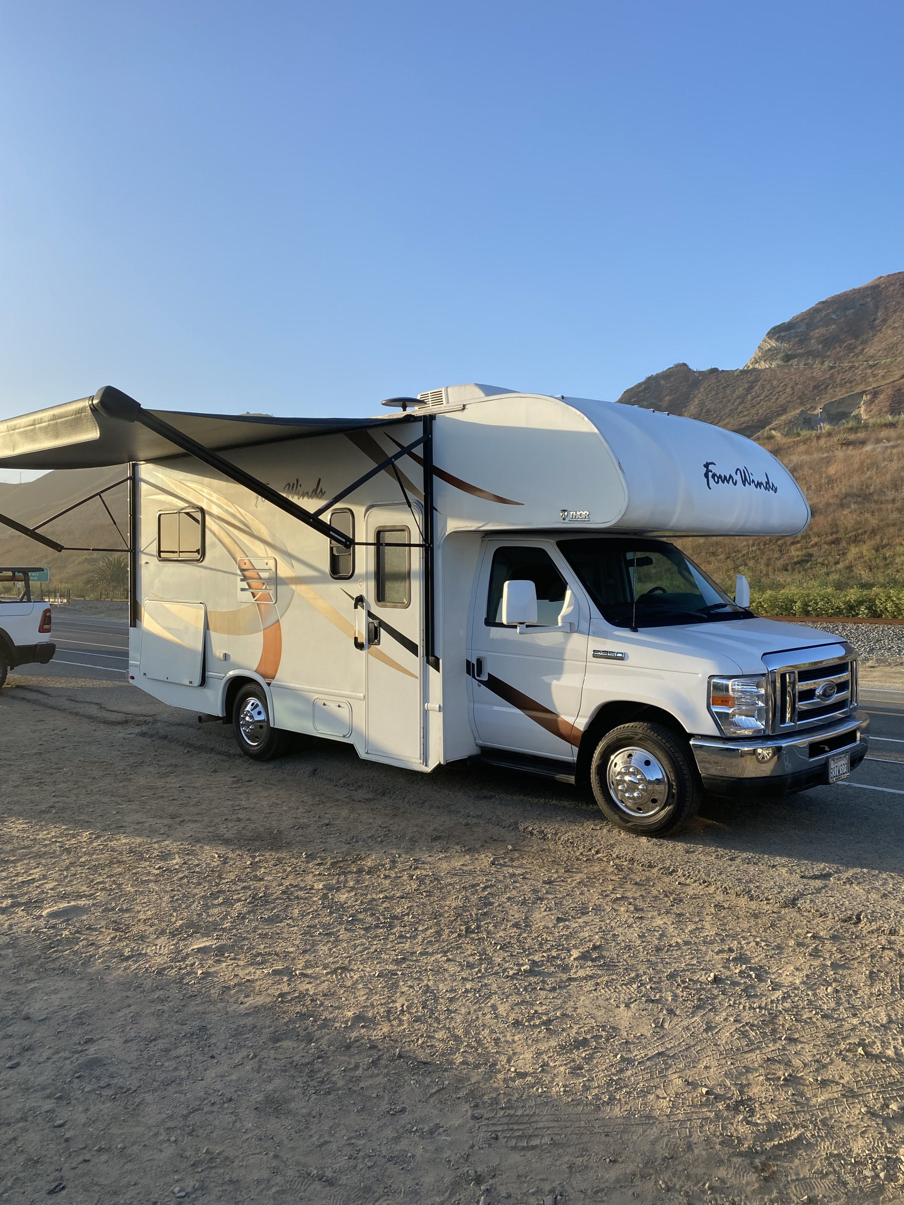 2019 Thor Four Winds "Furnished"
