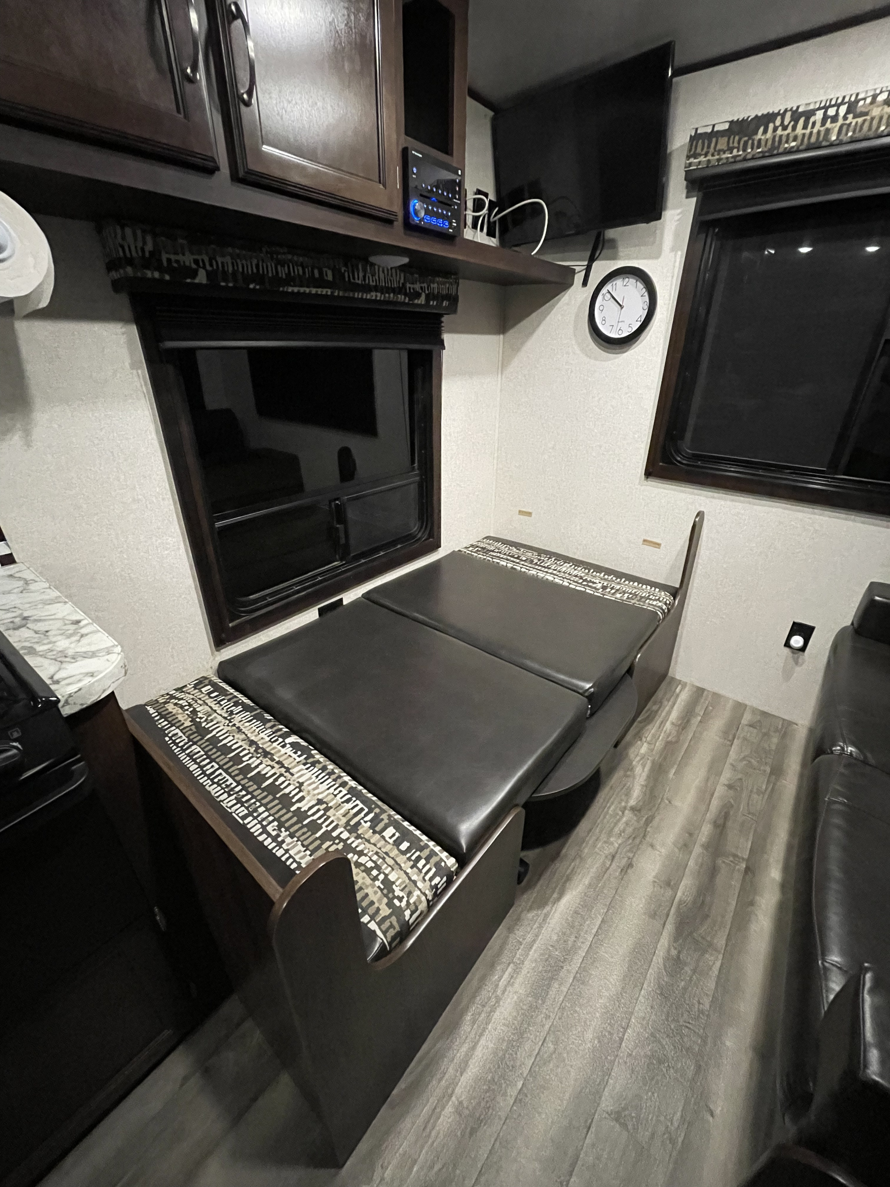 Dinette Bed. Jayco Jay Flight SLX Rocky Mountain Edition 2018