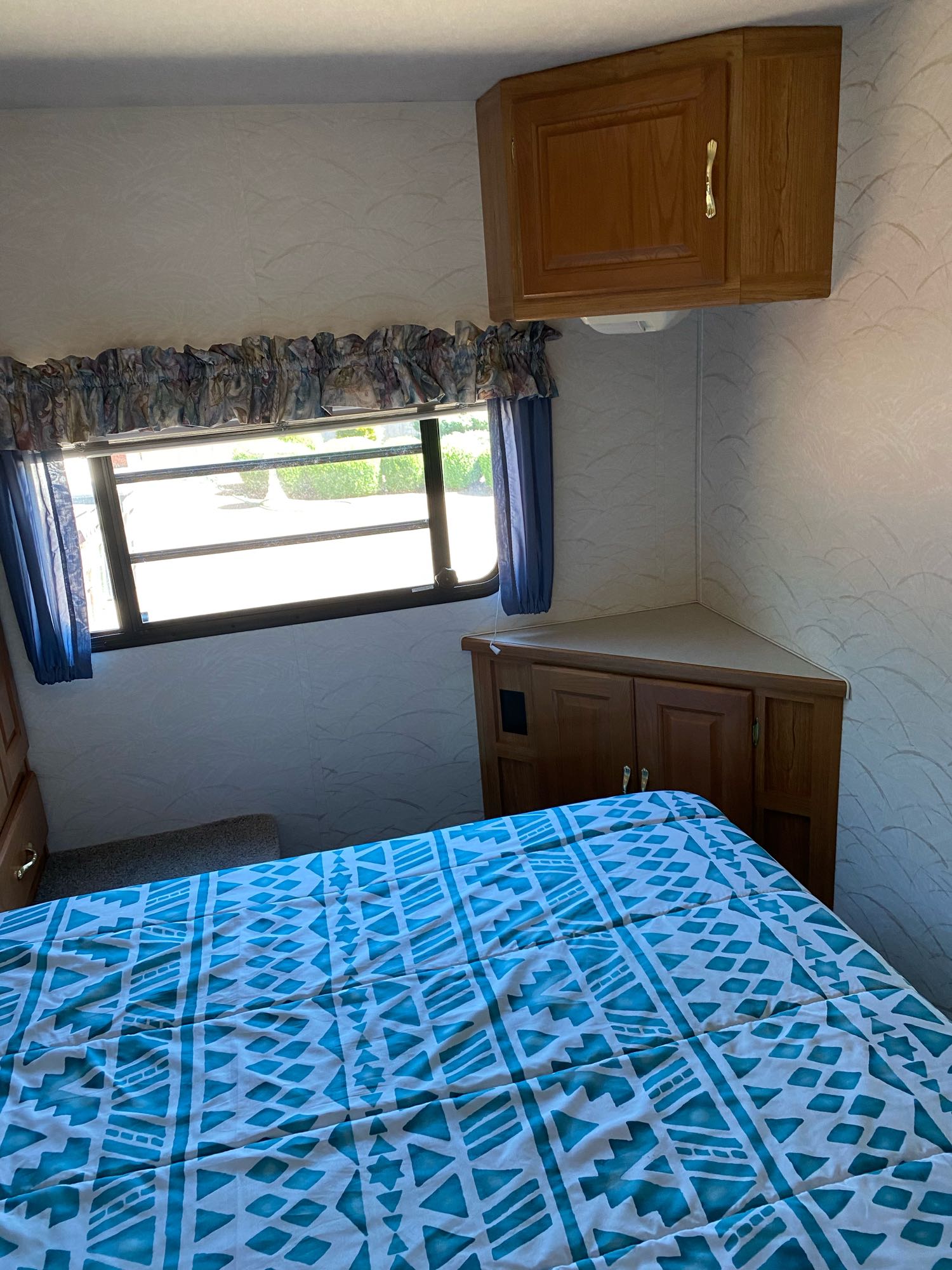 Coachmen Santara 1998