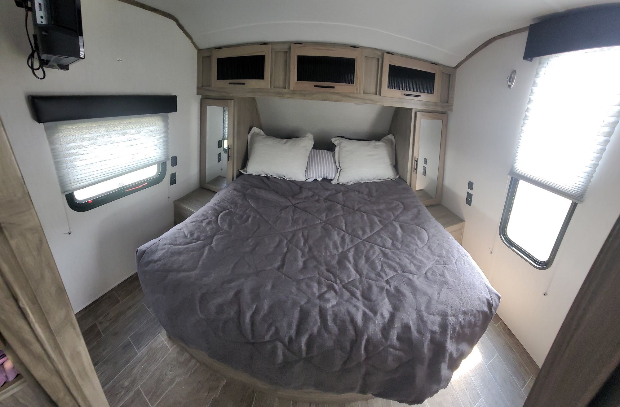 Travel trailer RV Rental 