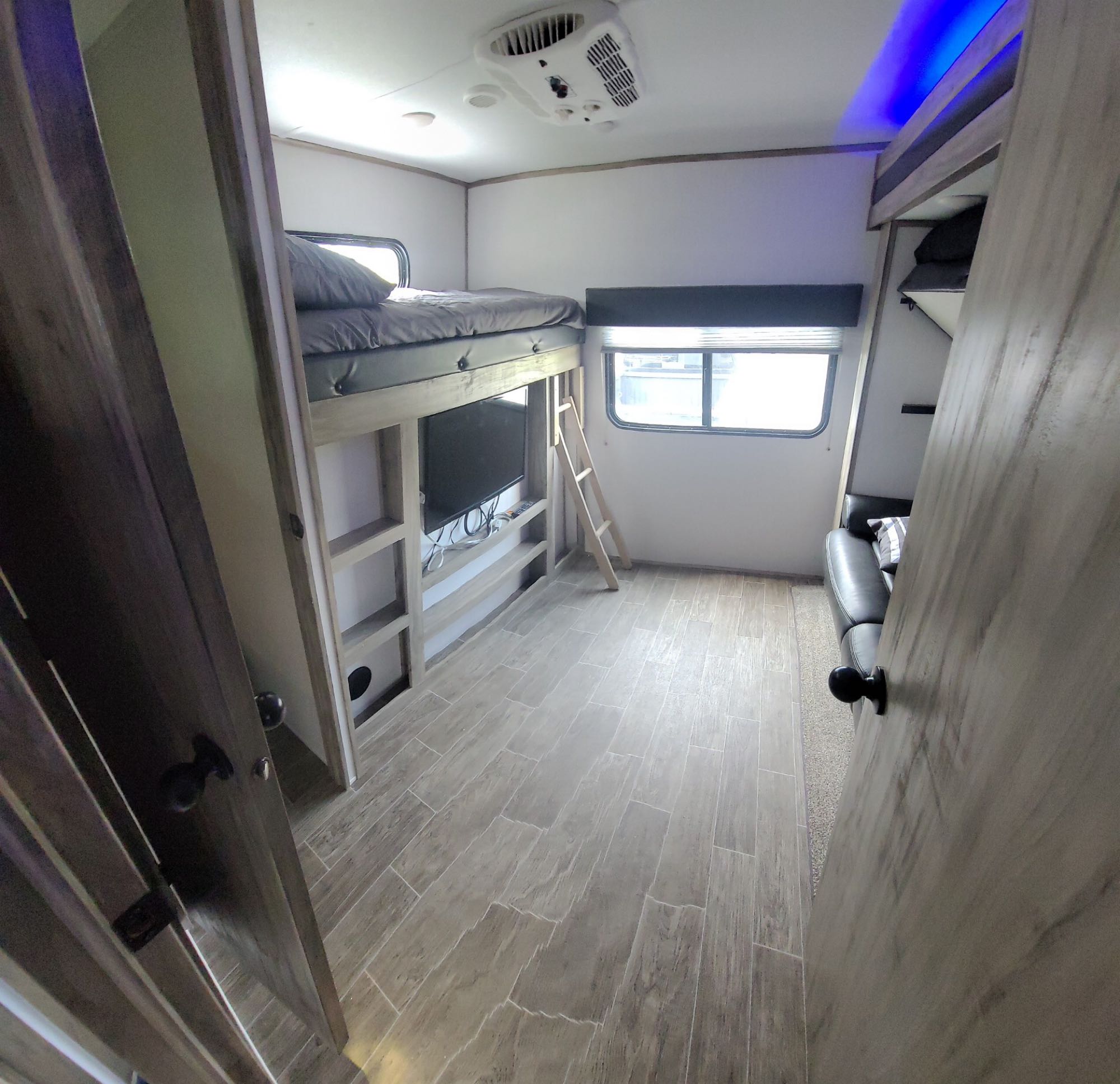 Travel trailer RV Rental 