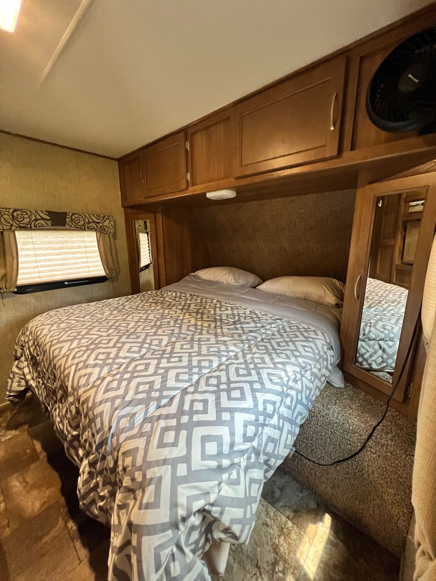 Coachmen Apex 2016