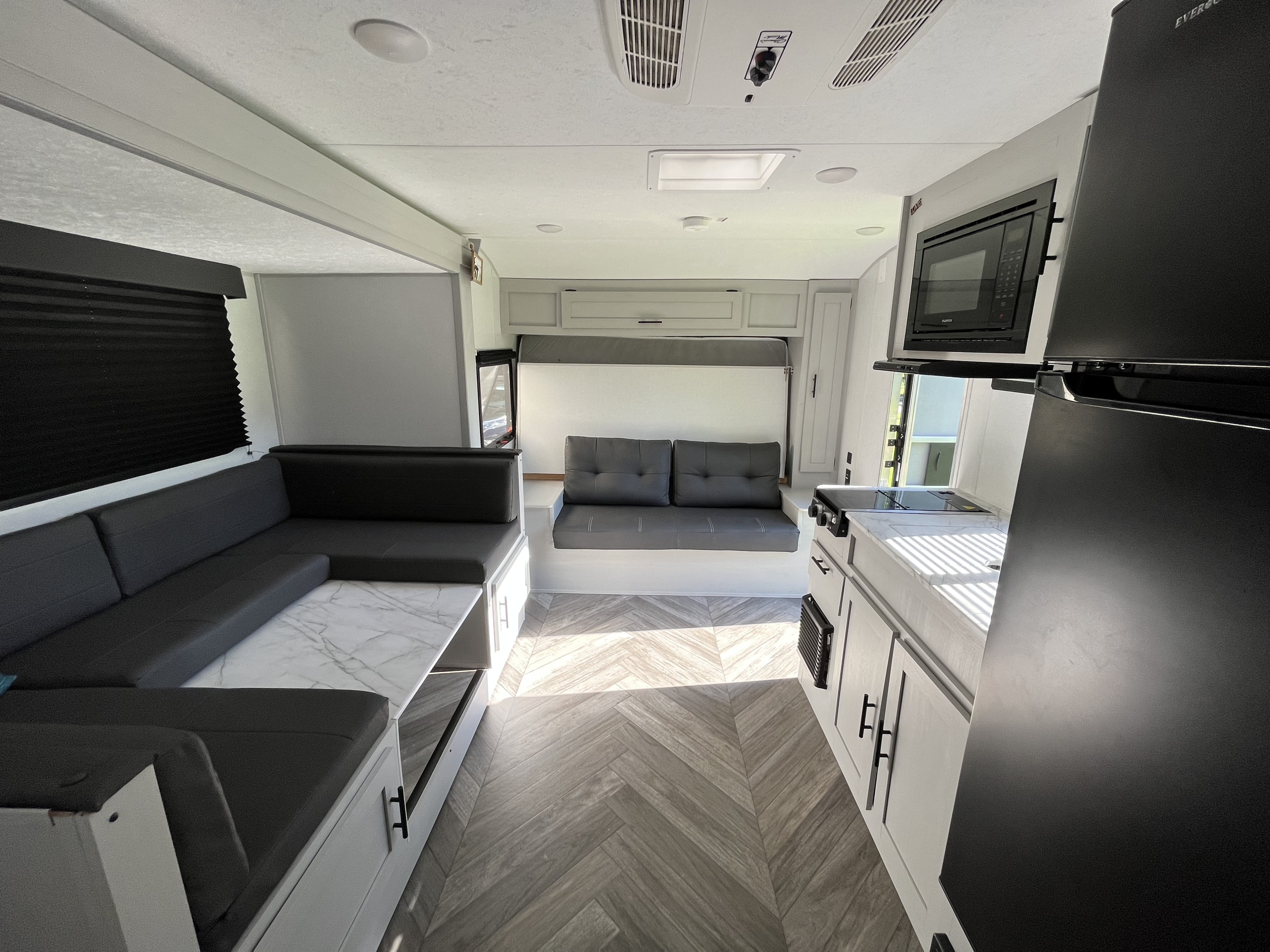 Travel trailer RV Rental 