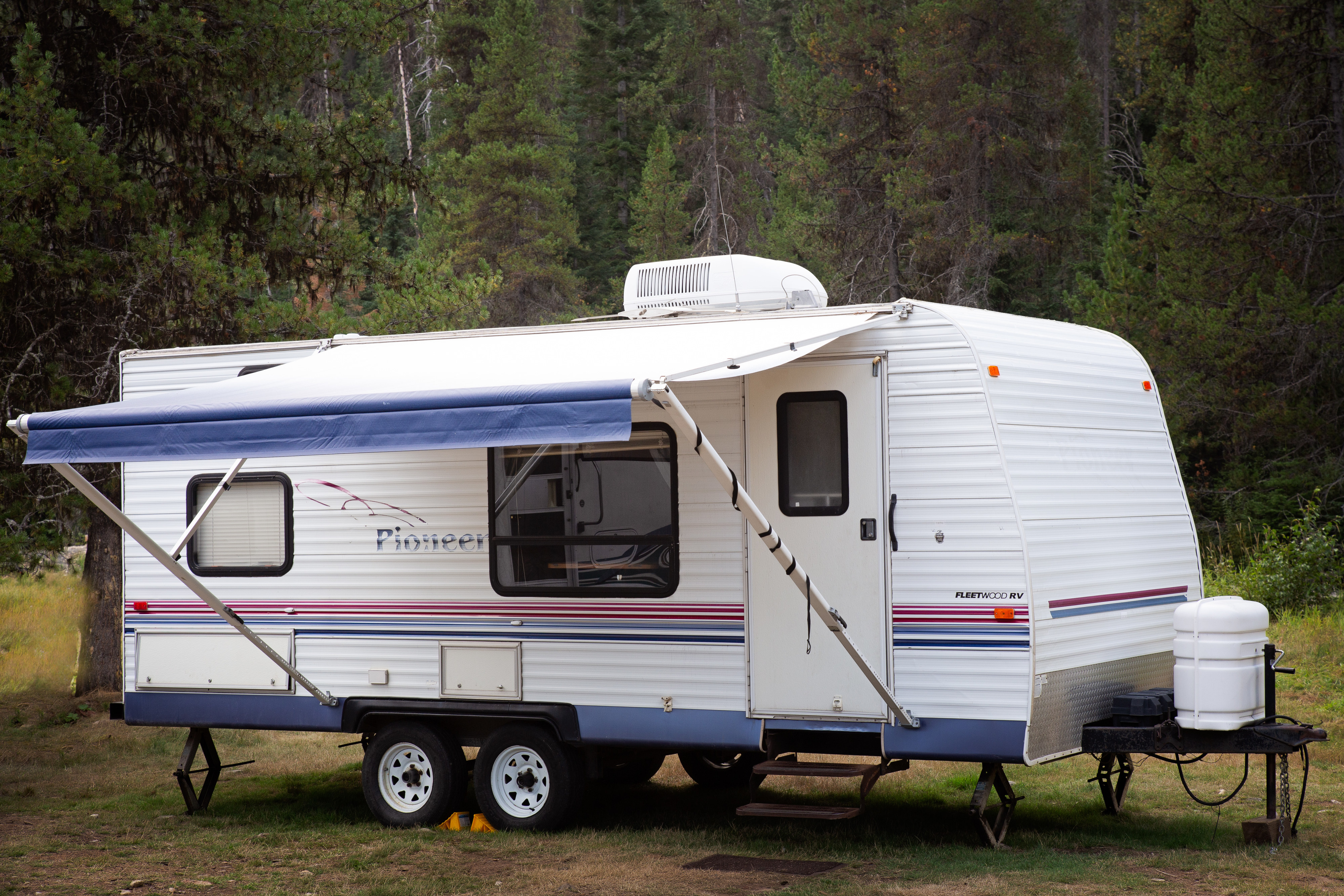 2004 Fleetwood Pioneer