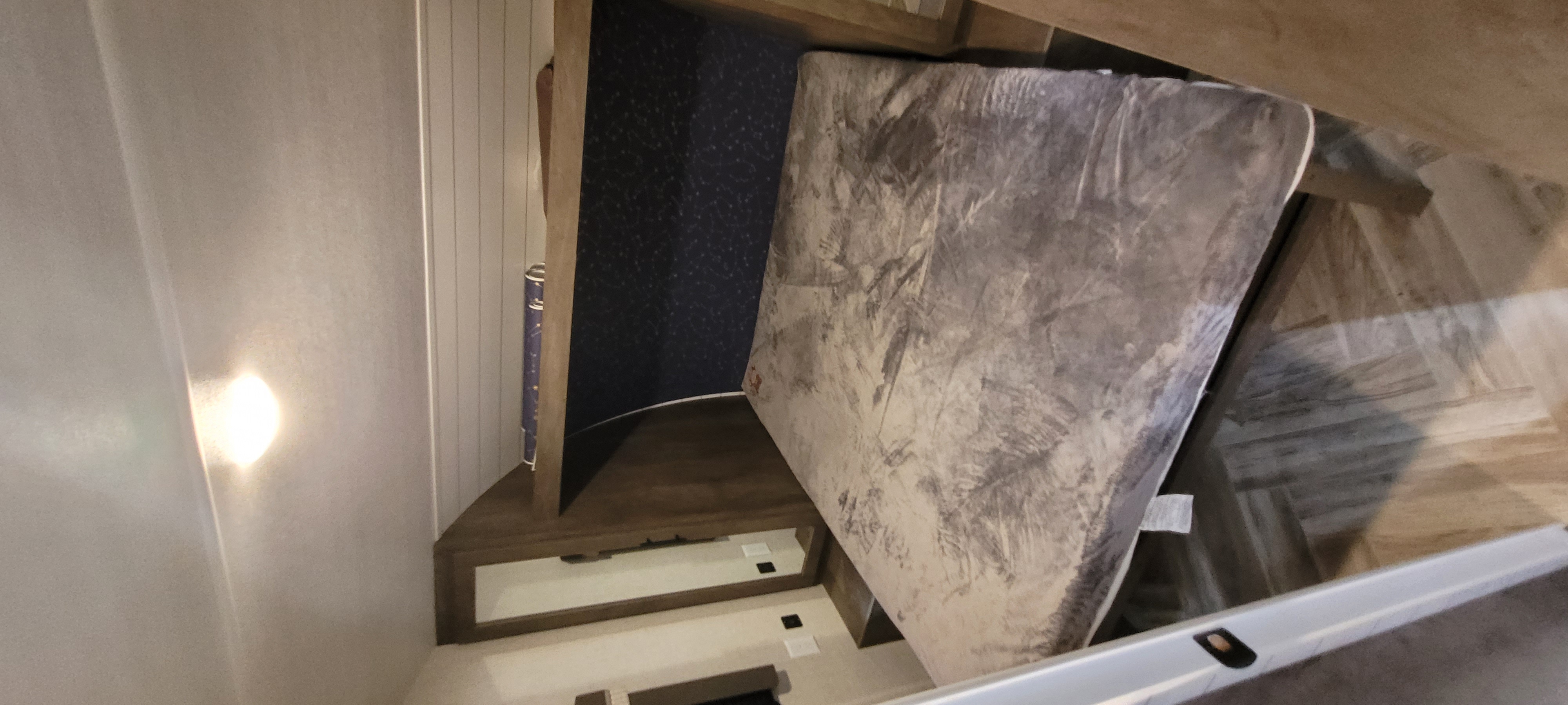 Master bedroom. Forest River Salem Cruise Lite 2021