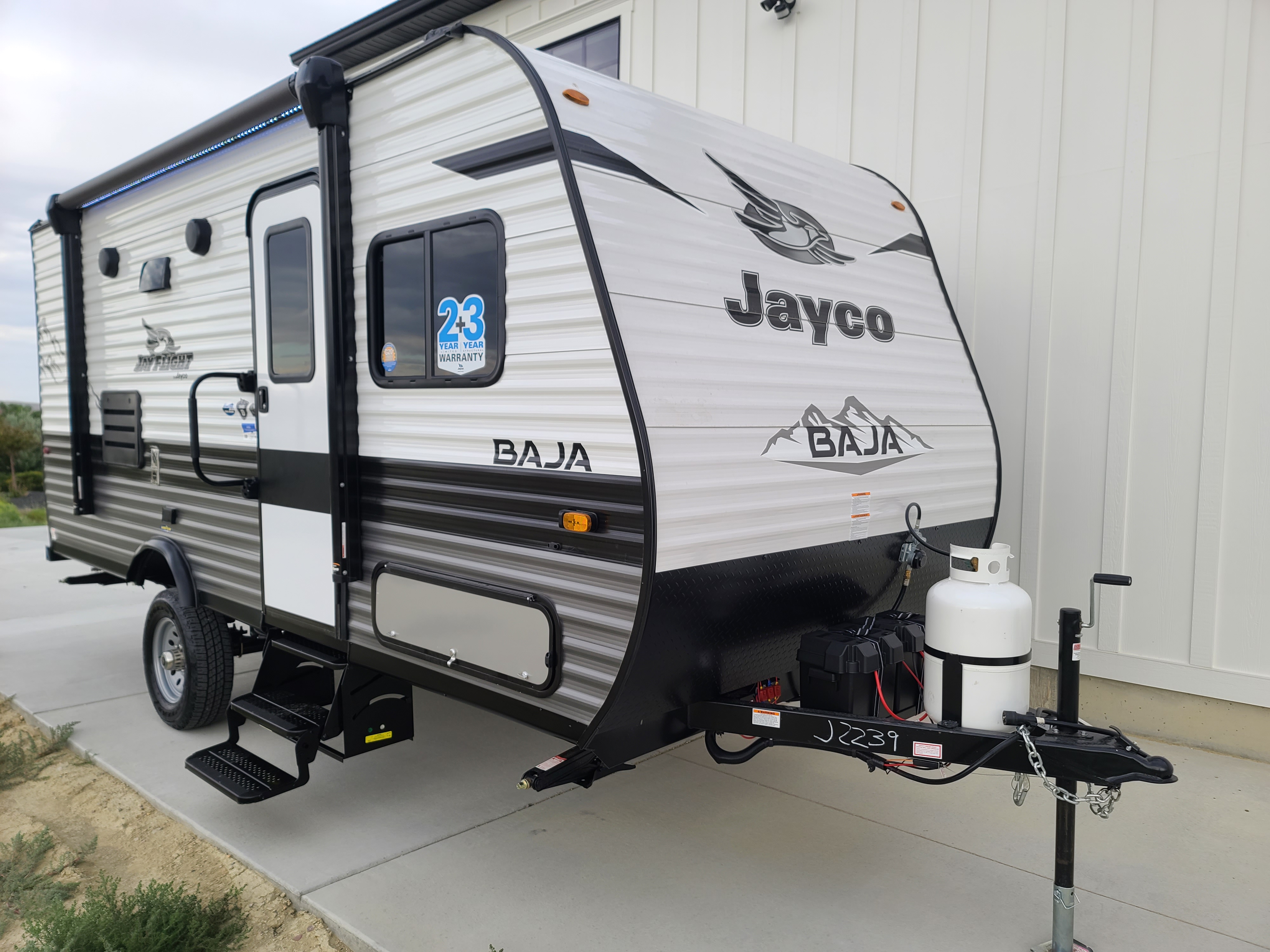 2022 Jayco brand new camper. Sleeps 5 to 6 people