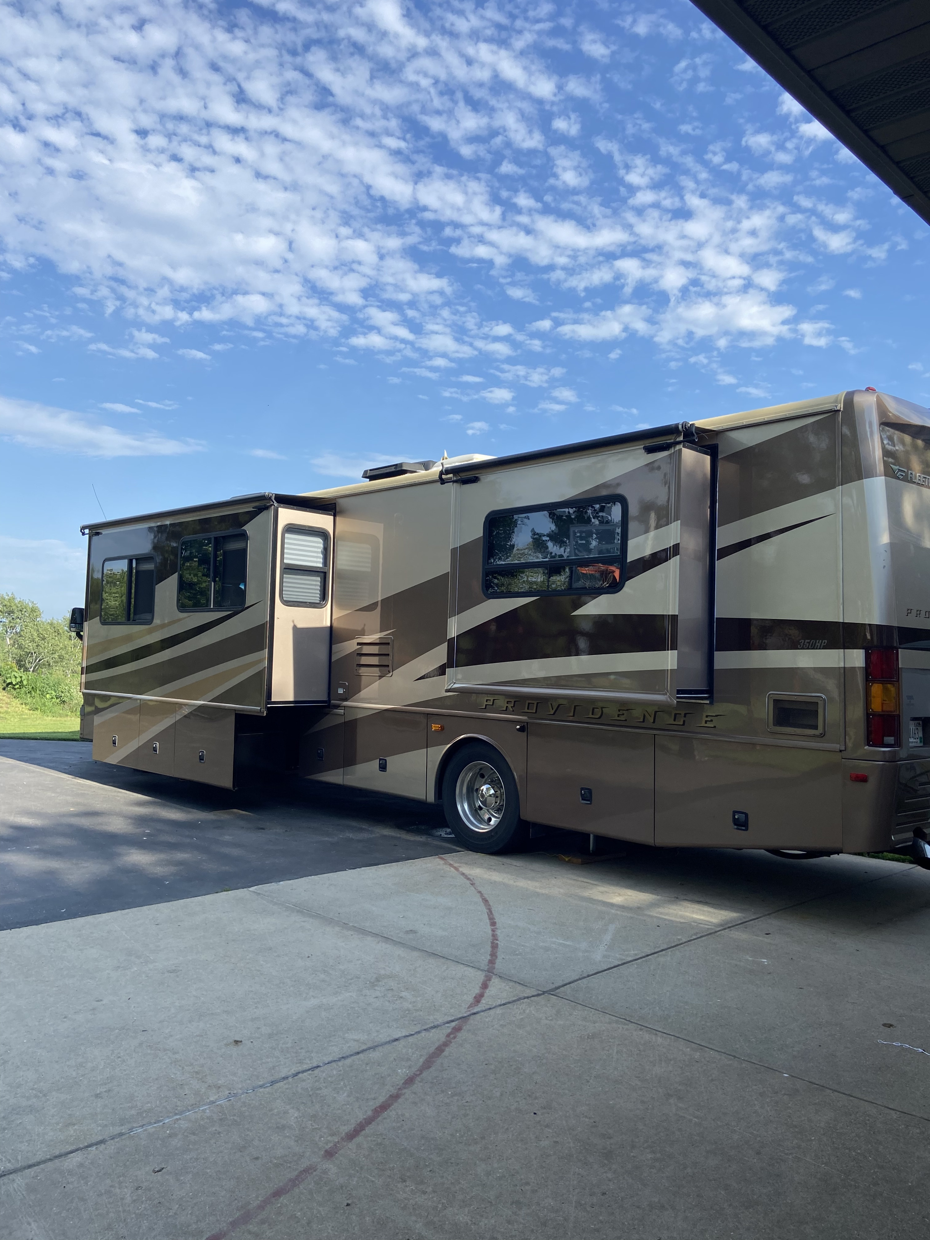 Fleetwood Providence w/ bunks