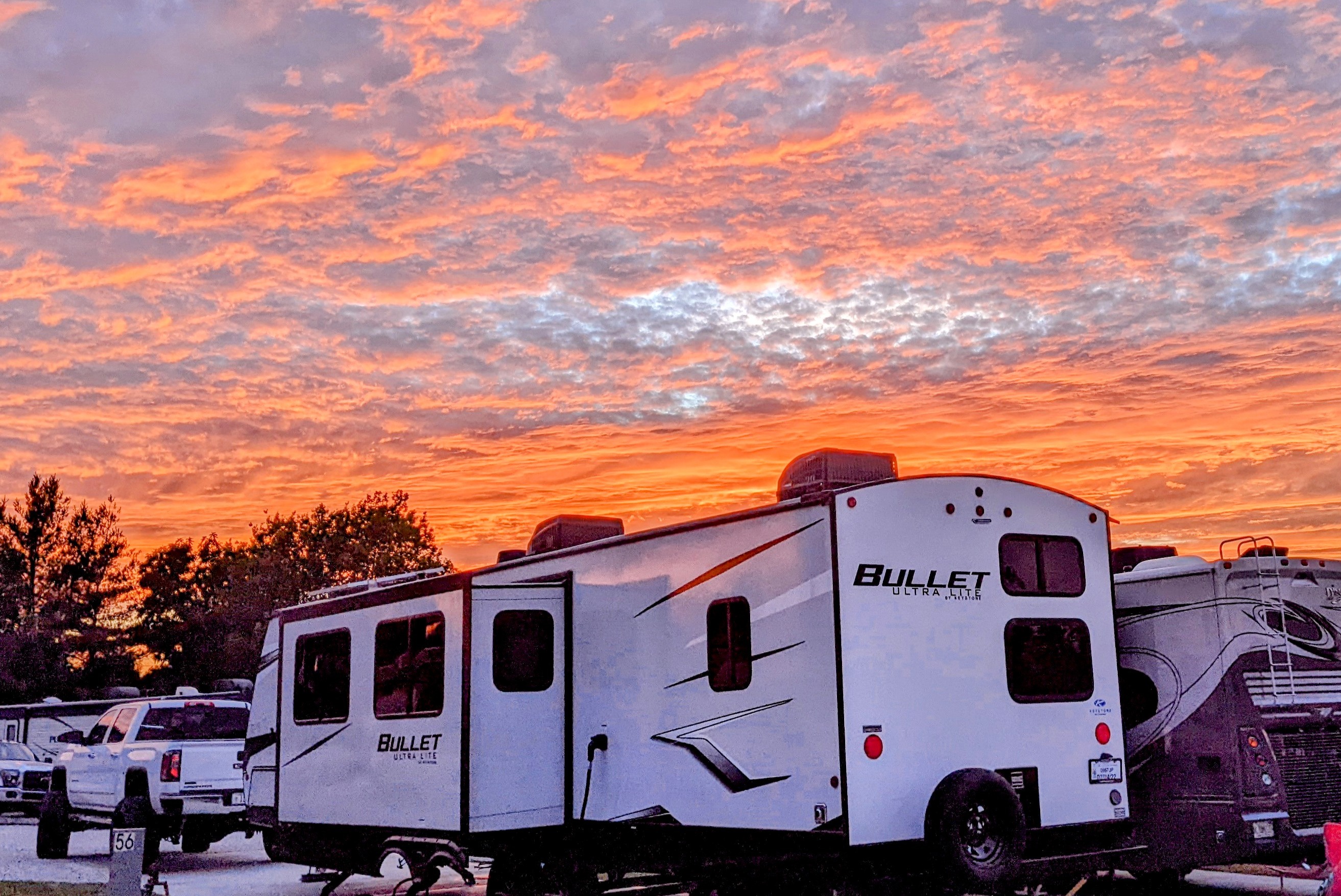 2022 Keystone Bullet Ultra Lite, two a/c and 1.5 bath, perfect for families