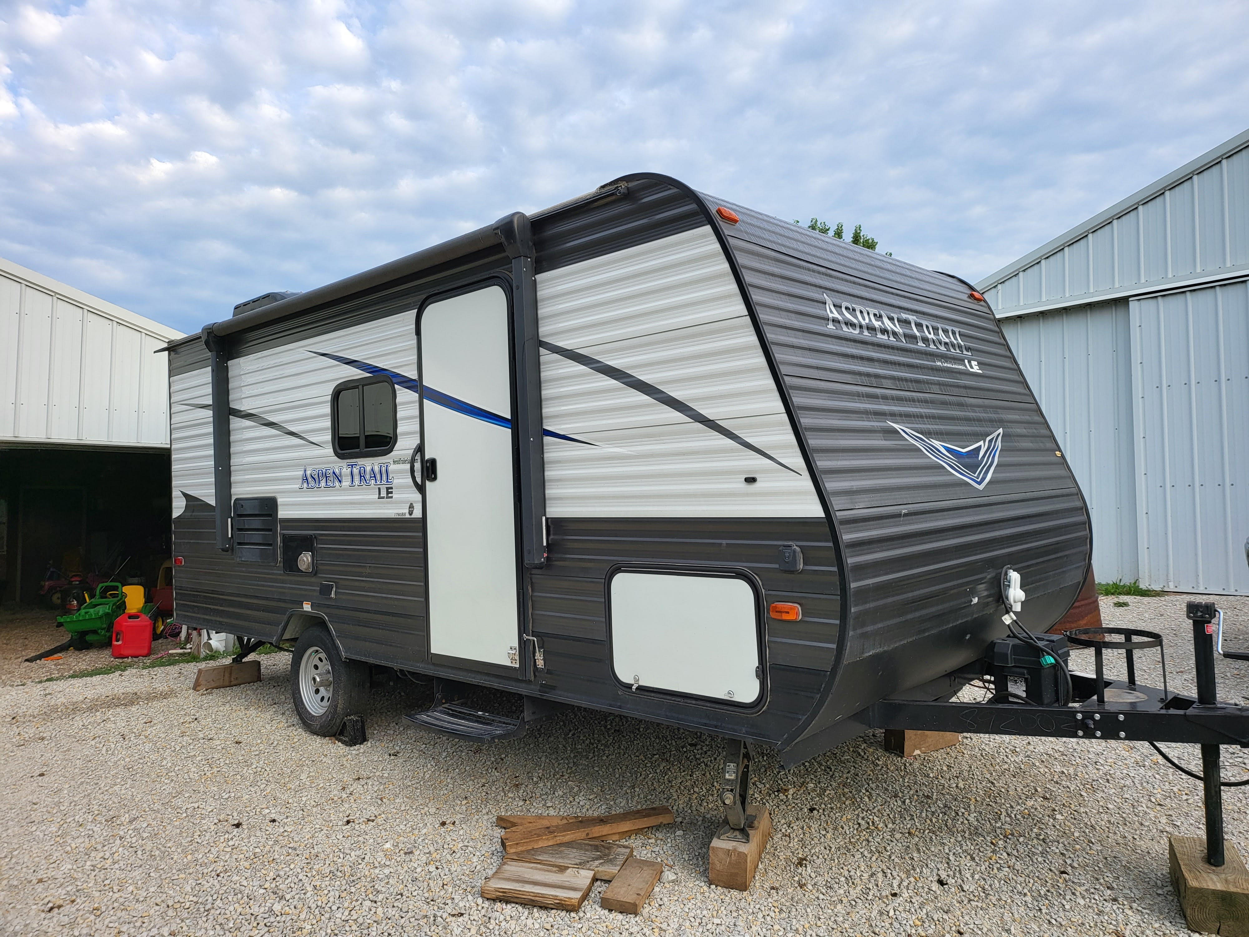 Family Favorite 2020 Aspen Trail LE -  less than 4,000 lbs