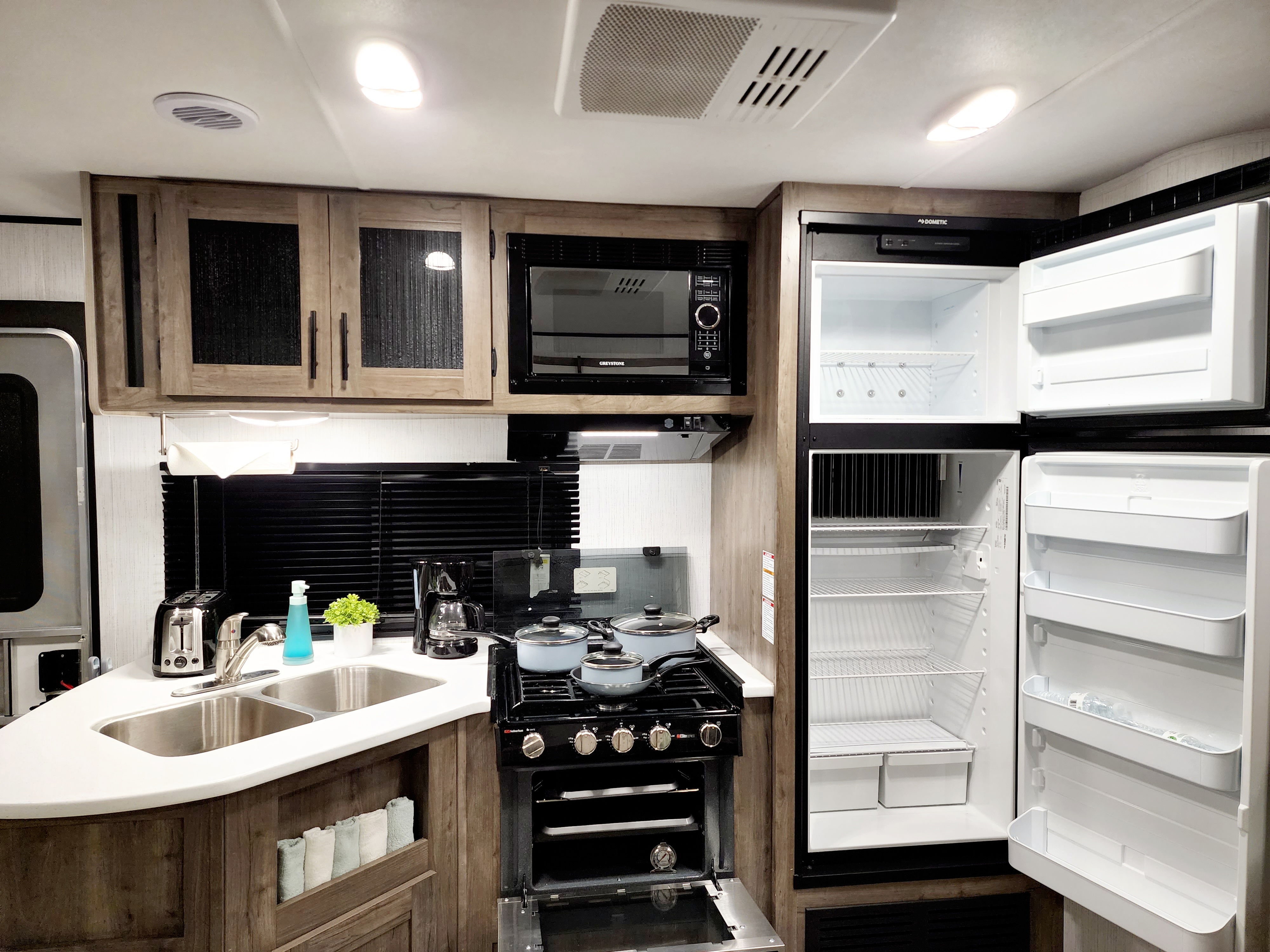 Travel trailer RV Rental 
